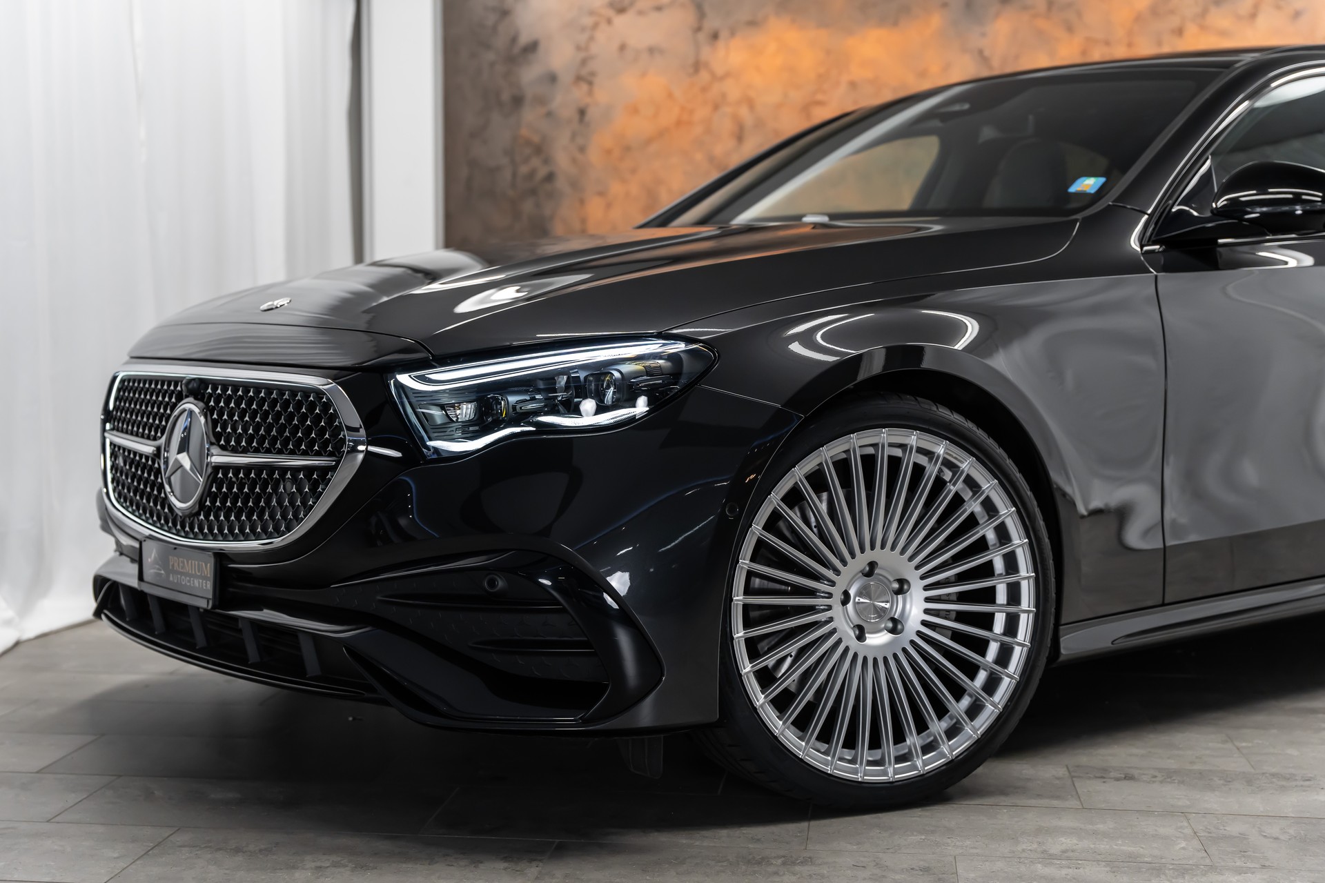 MERCEDES-BENZ E 450 d 4Matic 9G-Tronic AMG Line *Hyper-Screen*Iconic-Glow*Panorama*-image-1