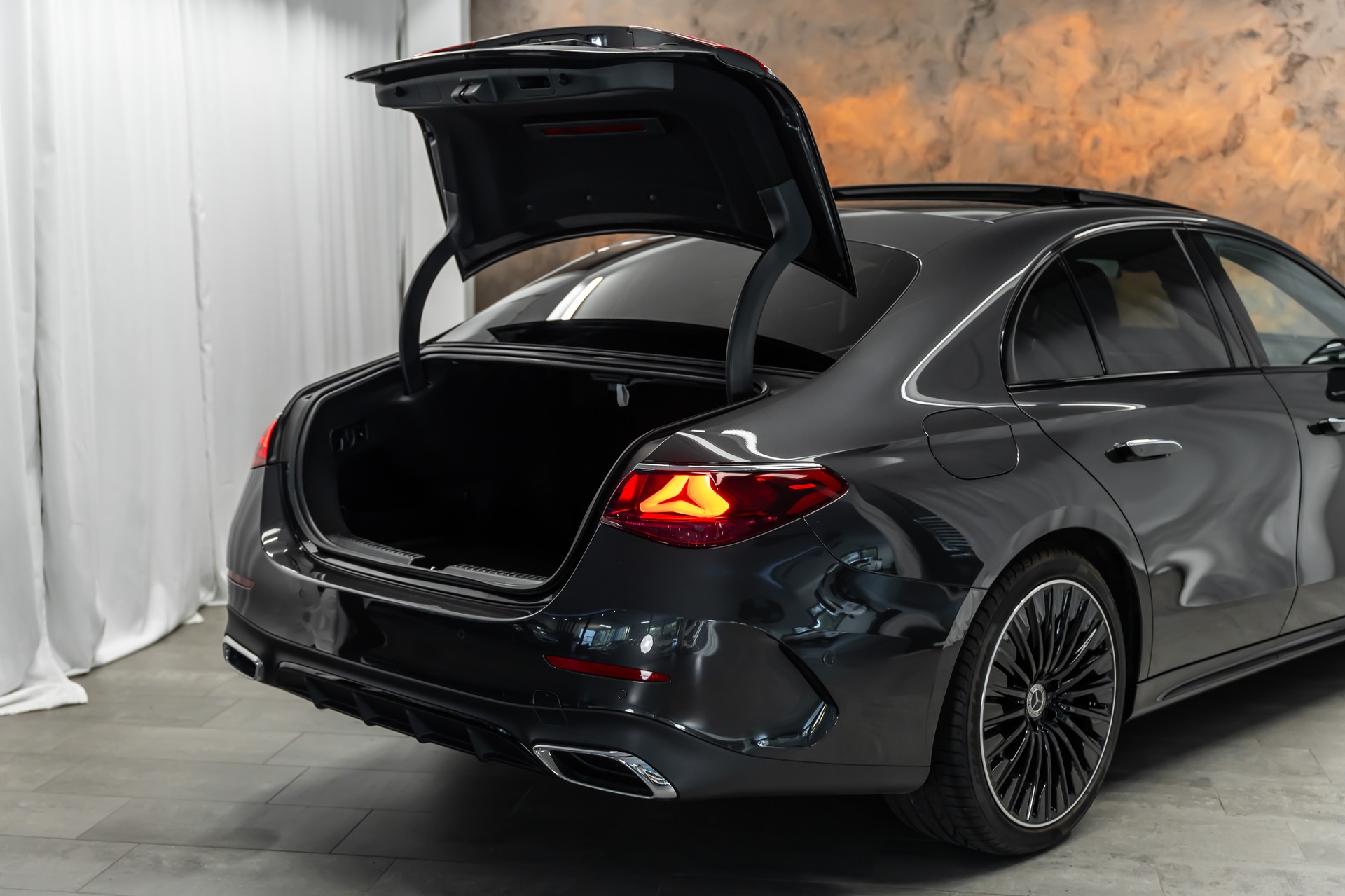 MERCEDES-BENZ E 450 d 4Matic 9G-Tronic AMG Line *Hyper-Screen*Iconic-Glow*Panorama*-image-7