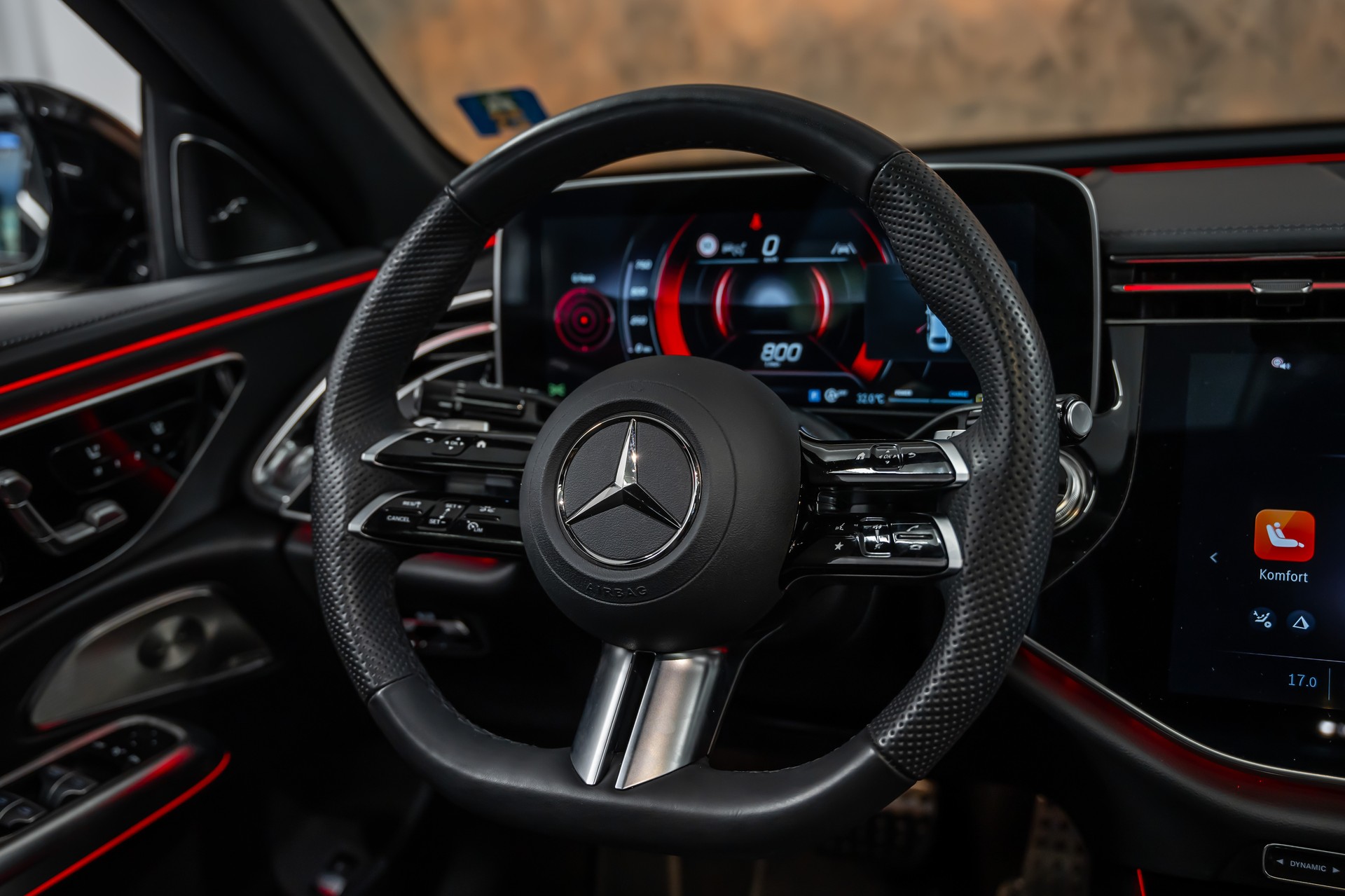 MERCEDES-BENZ E 450 d 4Matic 9G-Tronic AMG Line *Hyper-Screen*Iconic-Glow*Panorama*-image-18