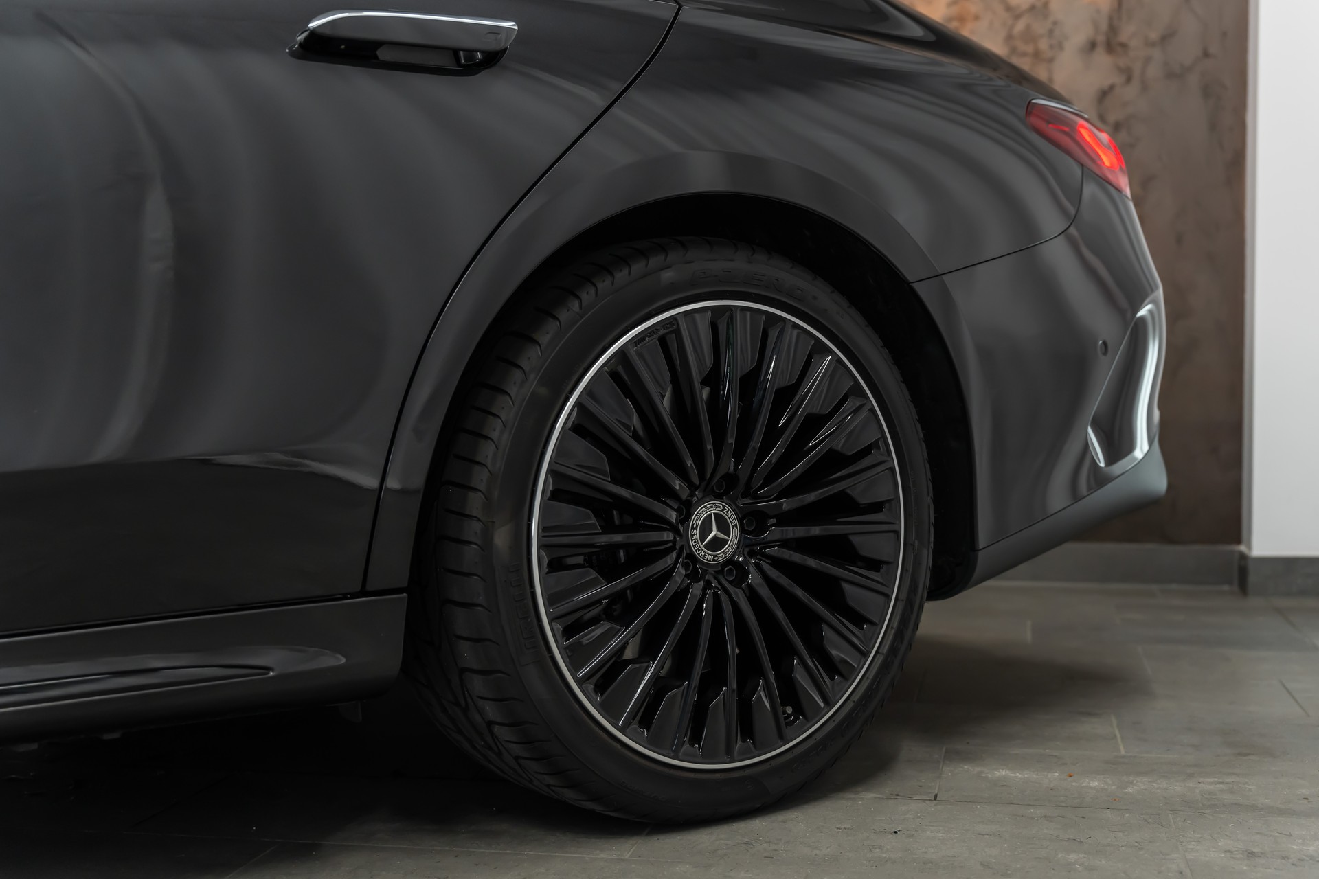 MERCEDES-BENZ E 450 d 4Matic 9G-Tronic AMG Line *Hyper-Screen*Iconic-Glow*Panorama*-image-10