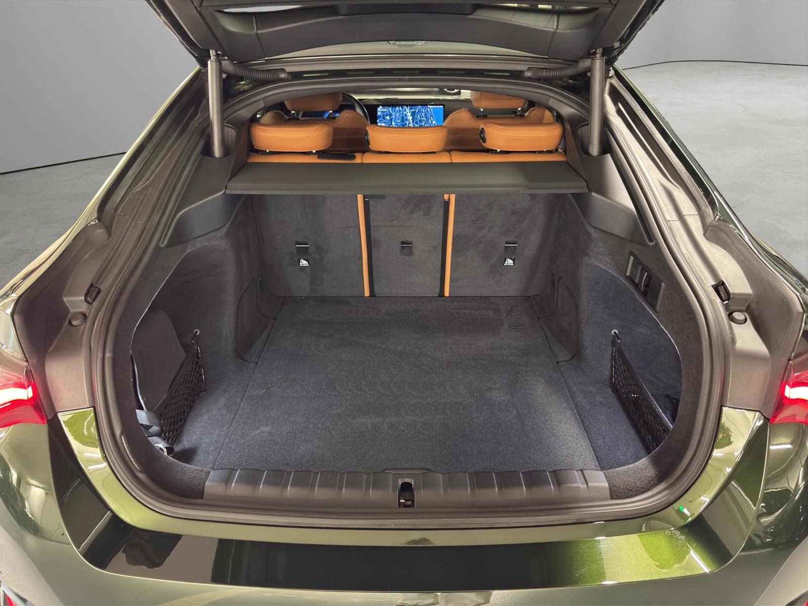 BMW i4 eDrive40-image-9