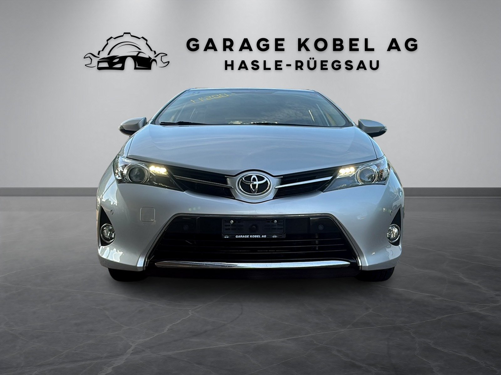 TOYOTA Auris 1.6 Luna Multidrive-showroom-element-1
