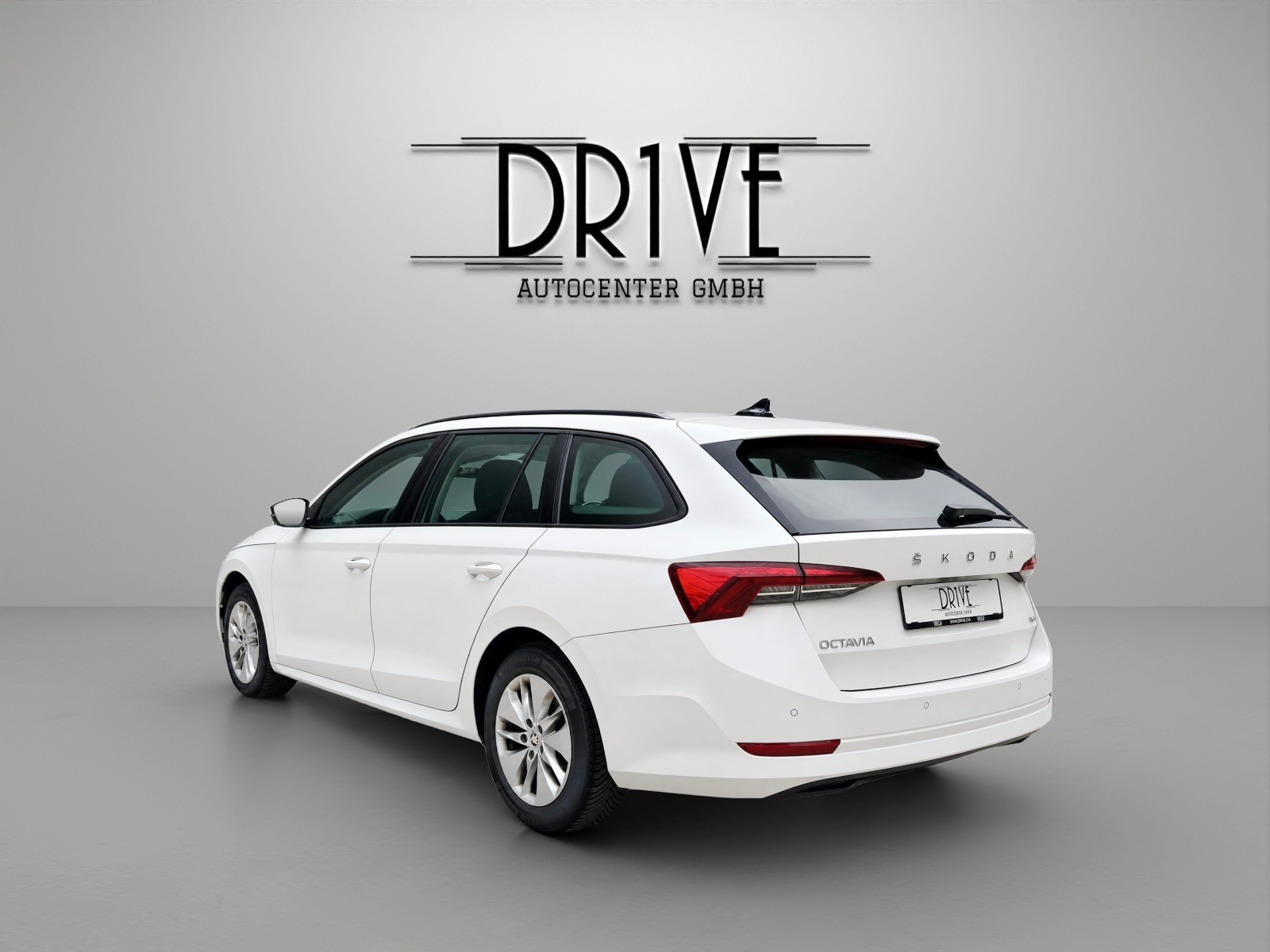SKODA Octavia Combi 2.0 TDI DSG Ambition 4x4-image-6