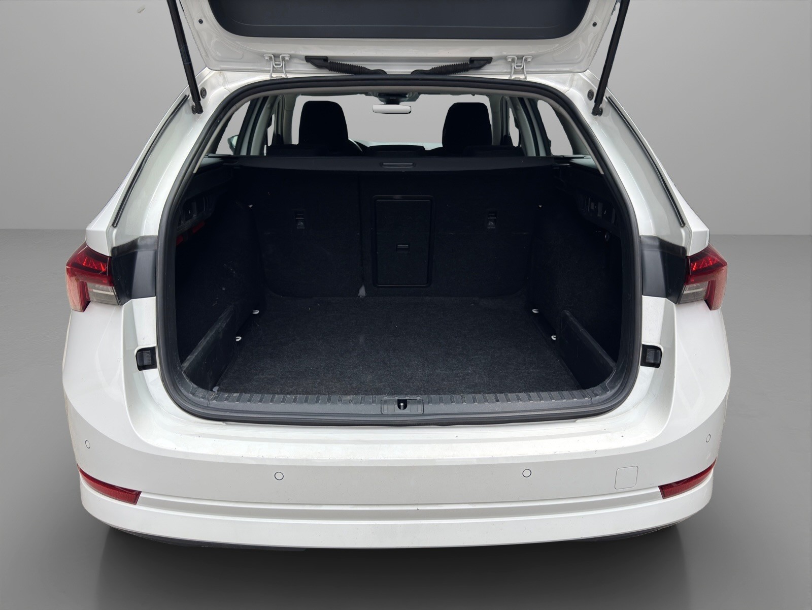 SKODA Octavia Combi 2.0 TDI DSG Ambition 4x4-image-11