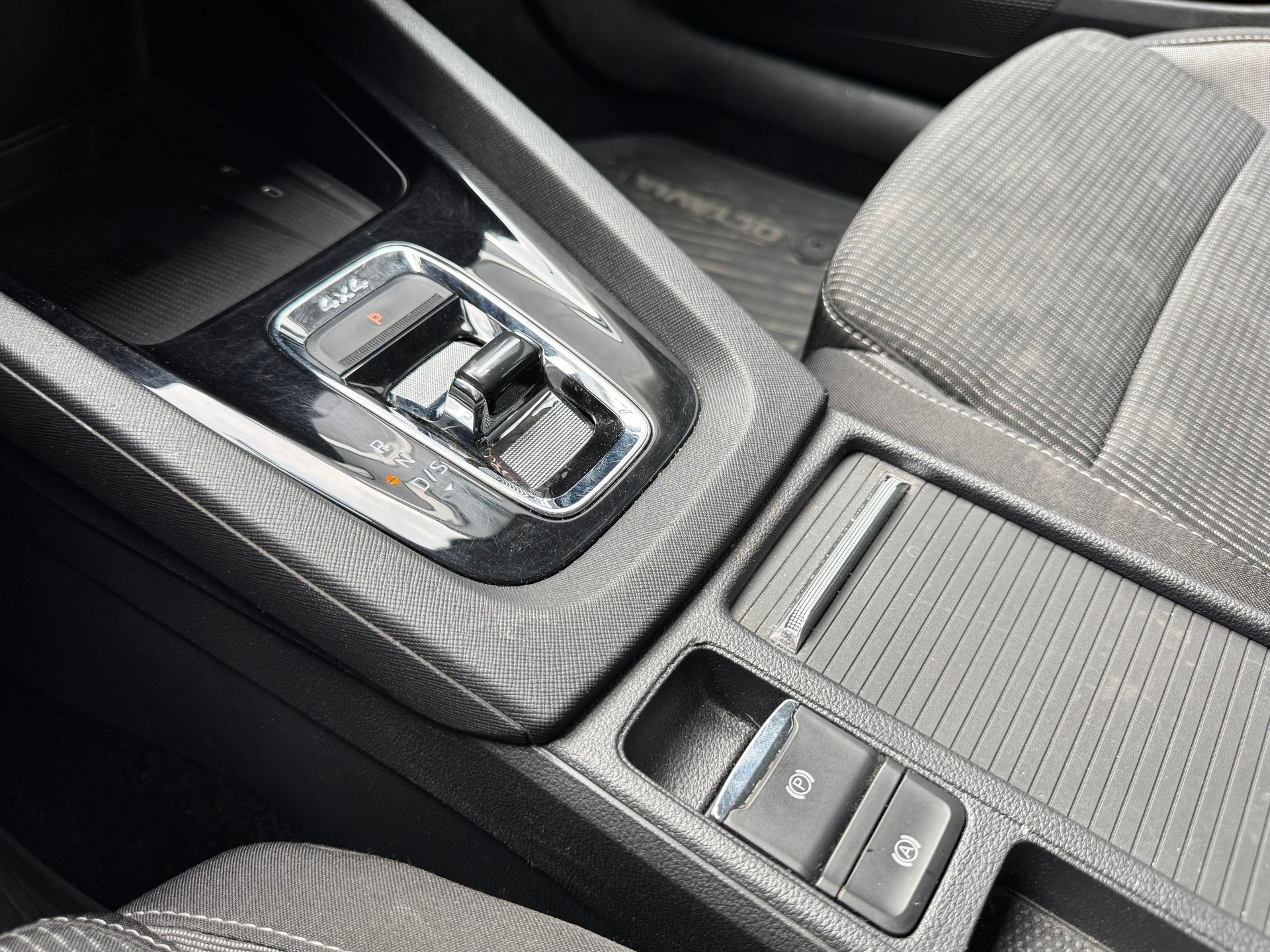 SKODA Octavia Combi 2.0 TDI DSG Ambition 4x4-image-18