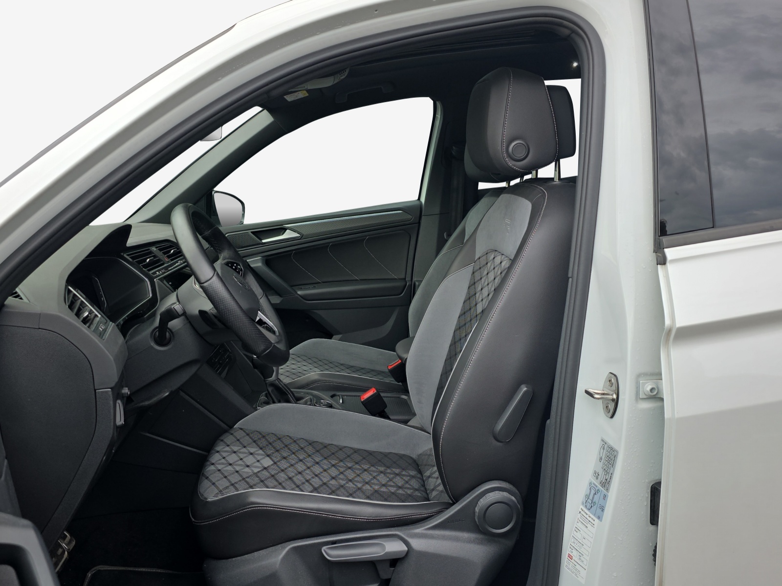 VW Tiguan 2.0TSI R-Line 4Motion DSG-image-7