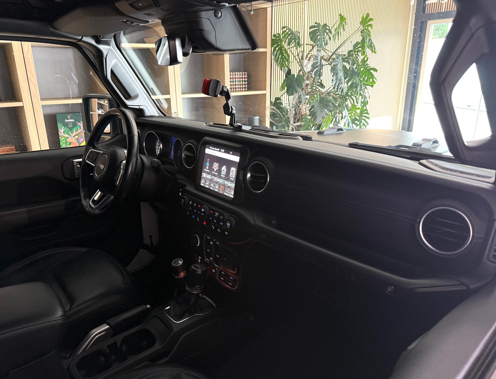 JEEP Wrangler 2.0 PHEV Unlimited Rubicon Automatic Soft Top-image-21