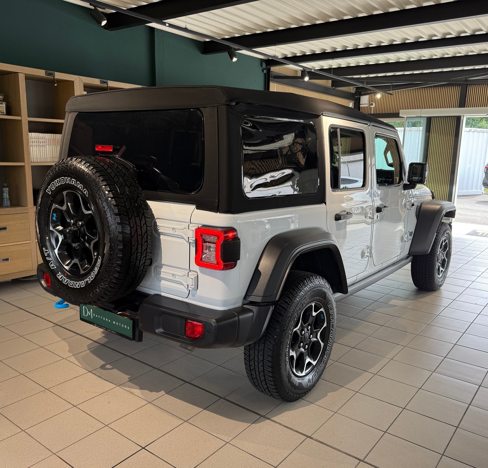 JEEP Wrangler 2.0 PHEV Unlimited Rubicon Automatic Soft Top-image-5