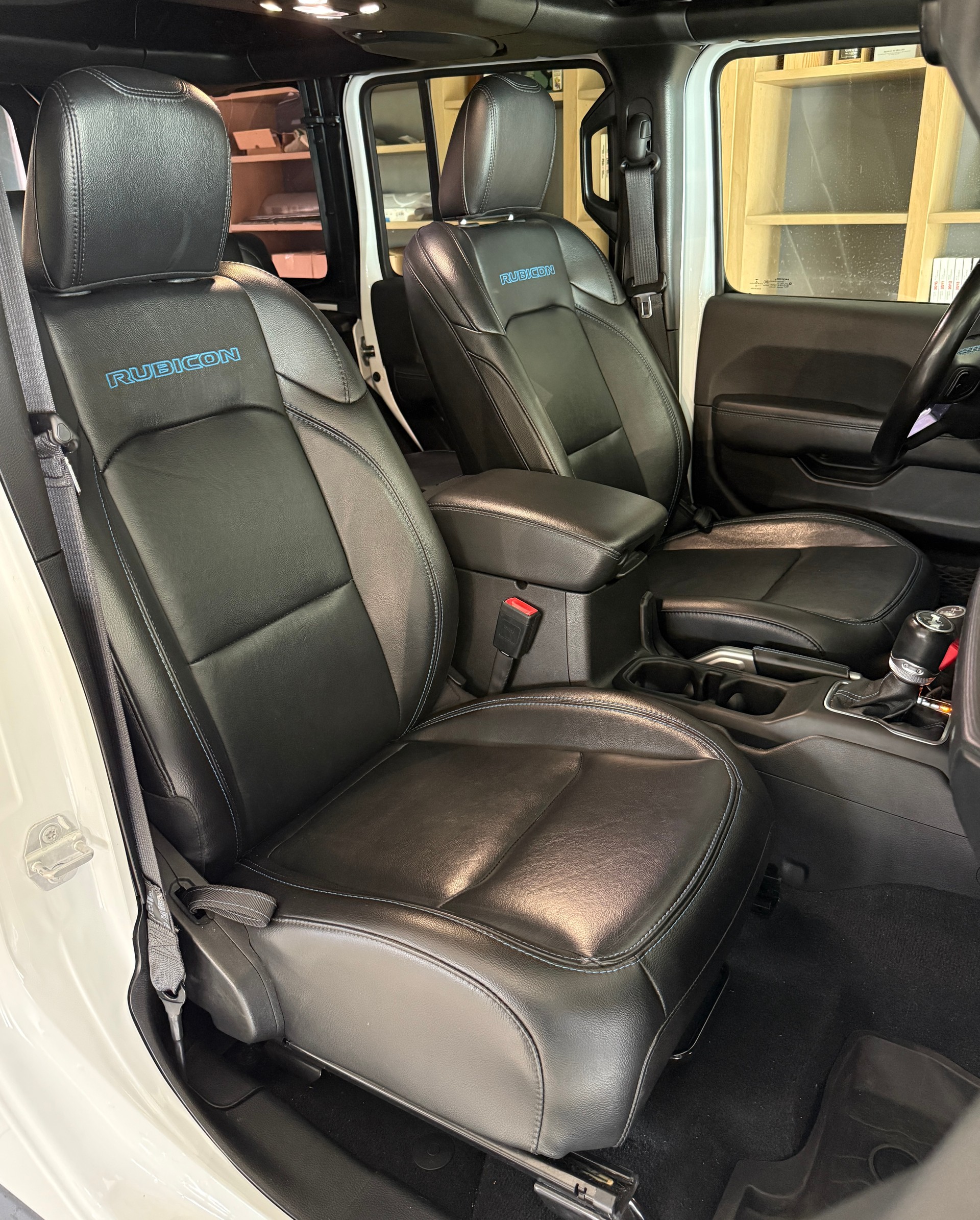 JEEP Wrangler 2.0 PHEV Unlimited Rubicon Automatic Soft Top-image-24