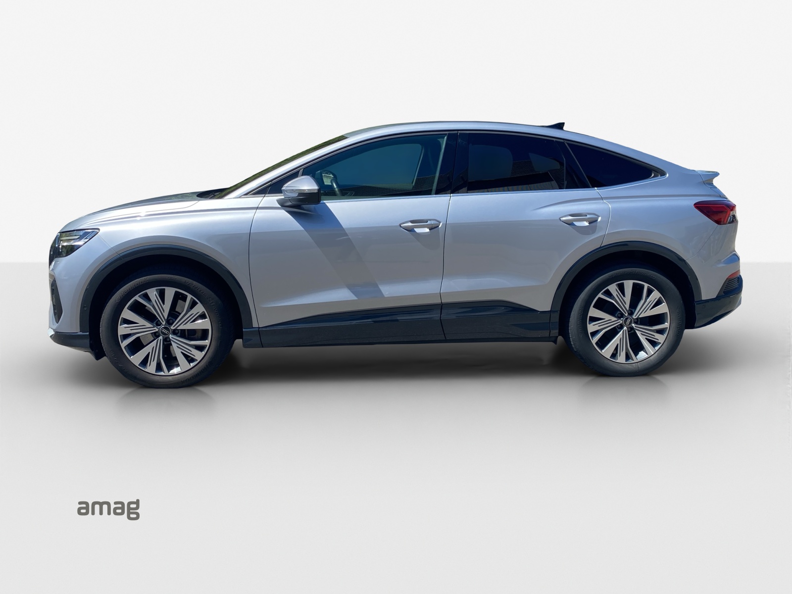 AUDI Q4 Sportback e-tron 50 quattro-showroom-element-1