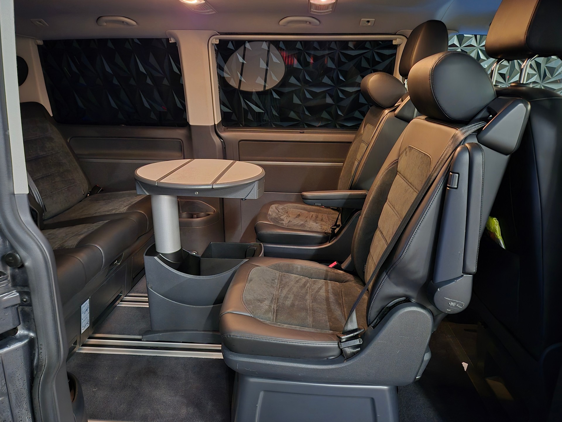 VW T6 Multivan 2.0 Bi-TDI Comfortline 4Motion DSG-image-24