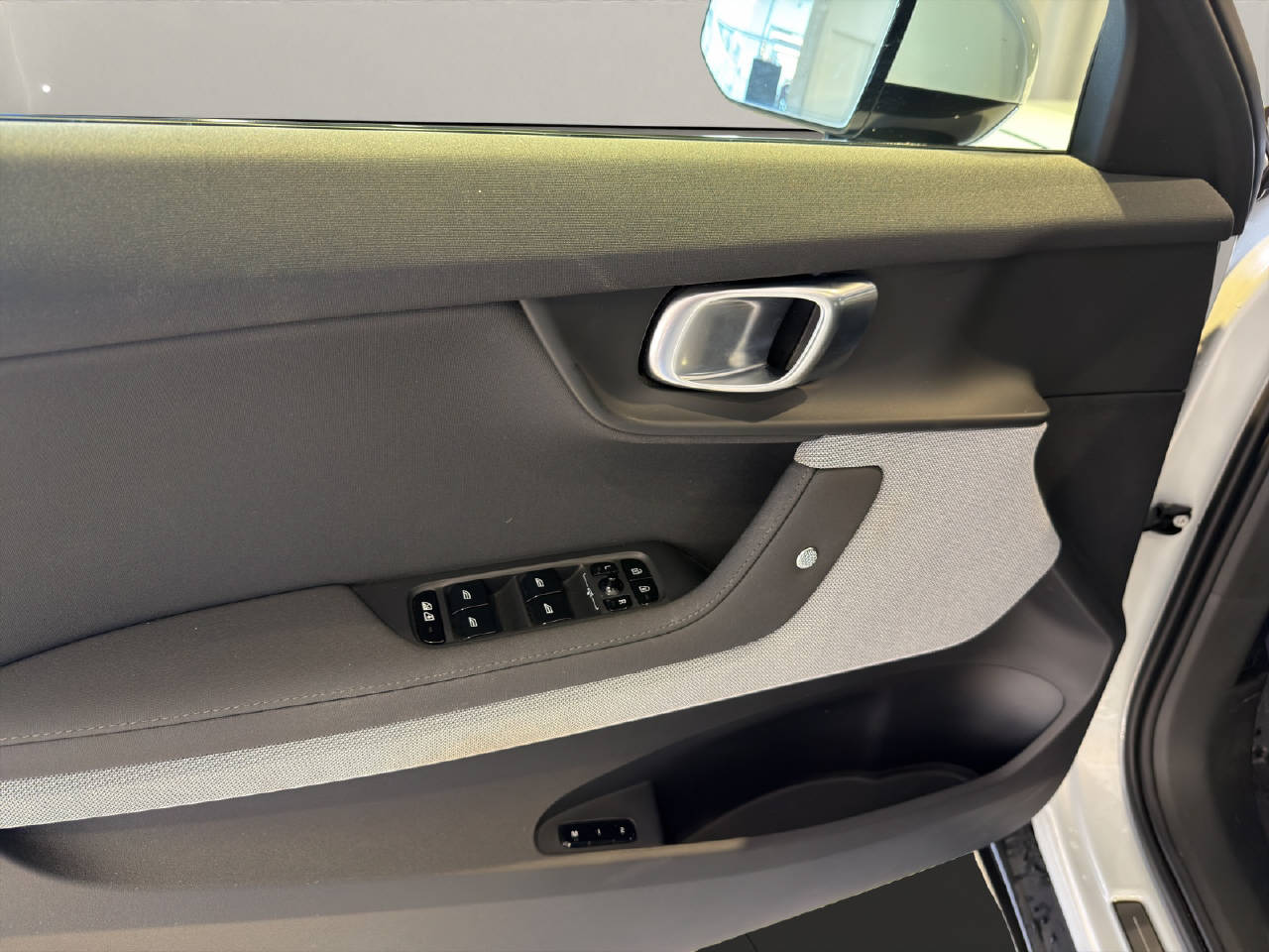 POLESTAR 2 Long Range Dual Motor-image-13