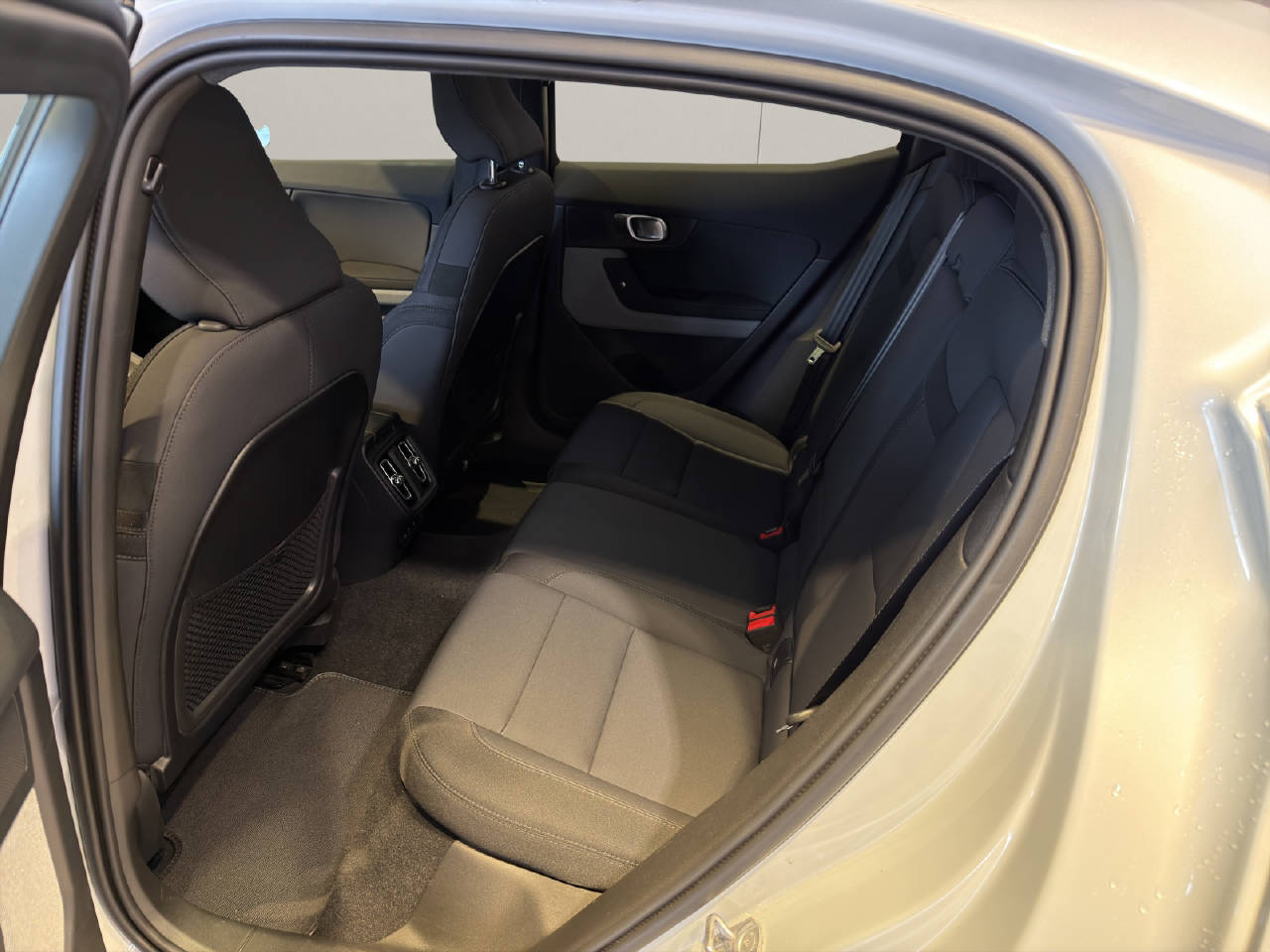 POLESTAR 2 Long Range Dual Motor-image-5