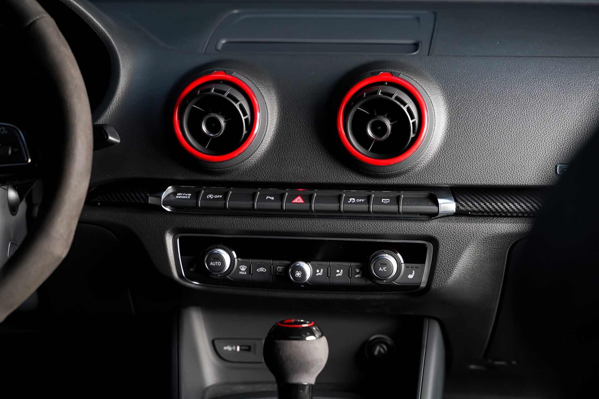 AUDI RS3 Limousine 2.5 TSI quattro S-tronic-image-21