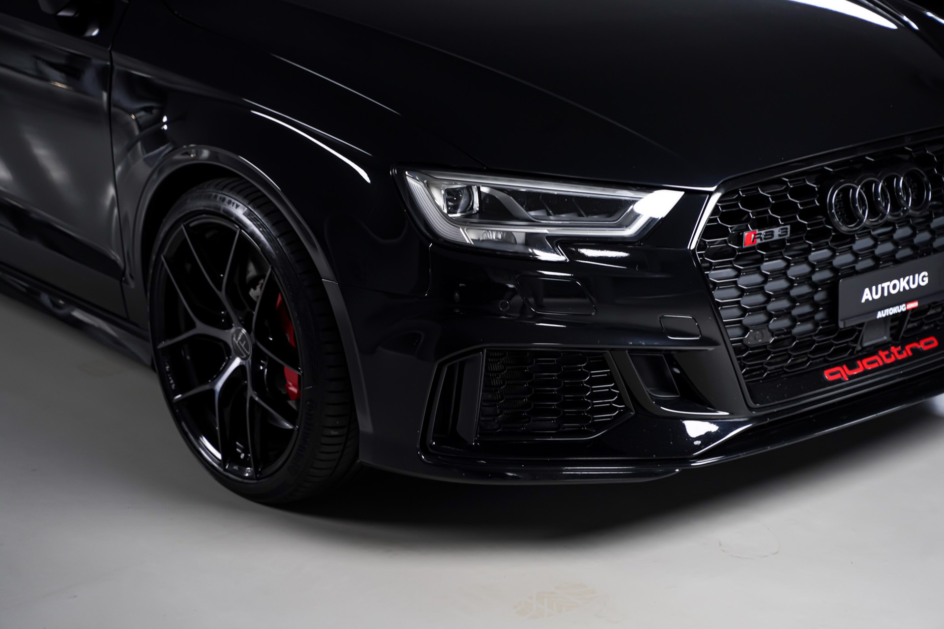 AUDI RS3 Limousine 2.5 TSI quattro S-tronic-showroom-element-3