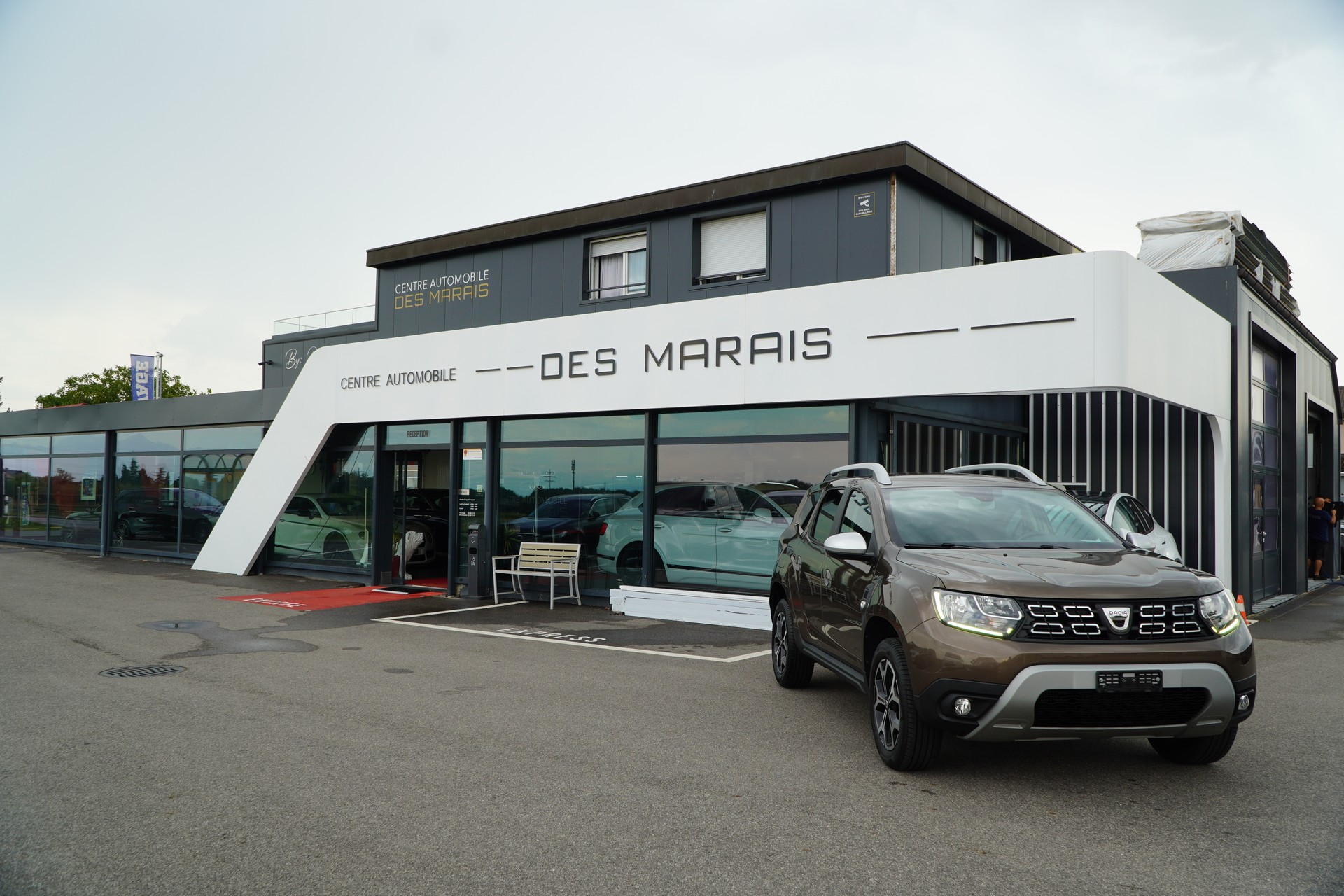 DACIA Duster TCe 125 Prestige 4x4-showroom-element-2