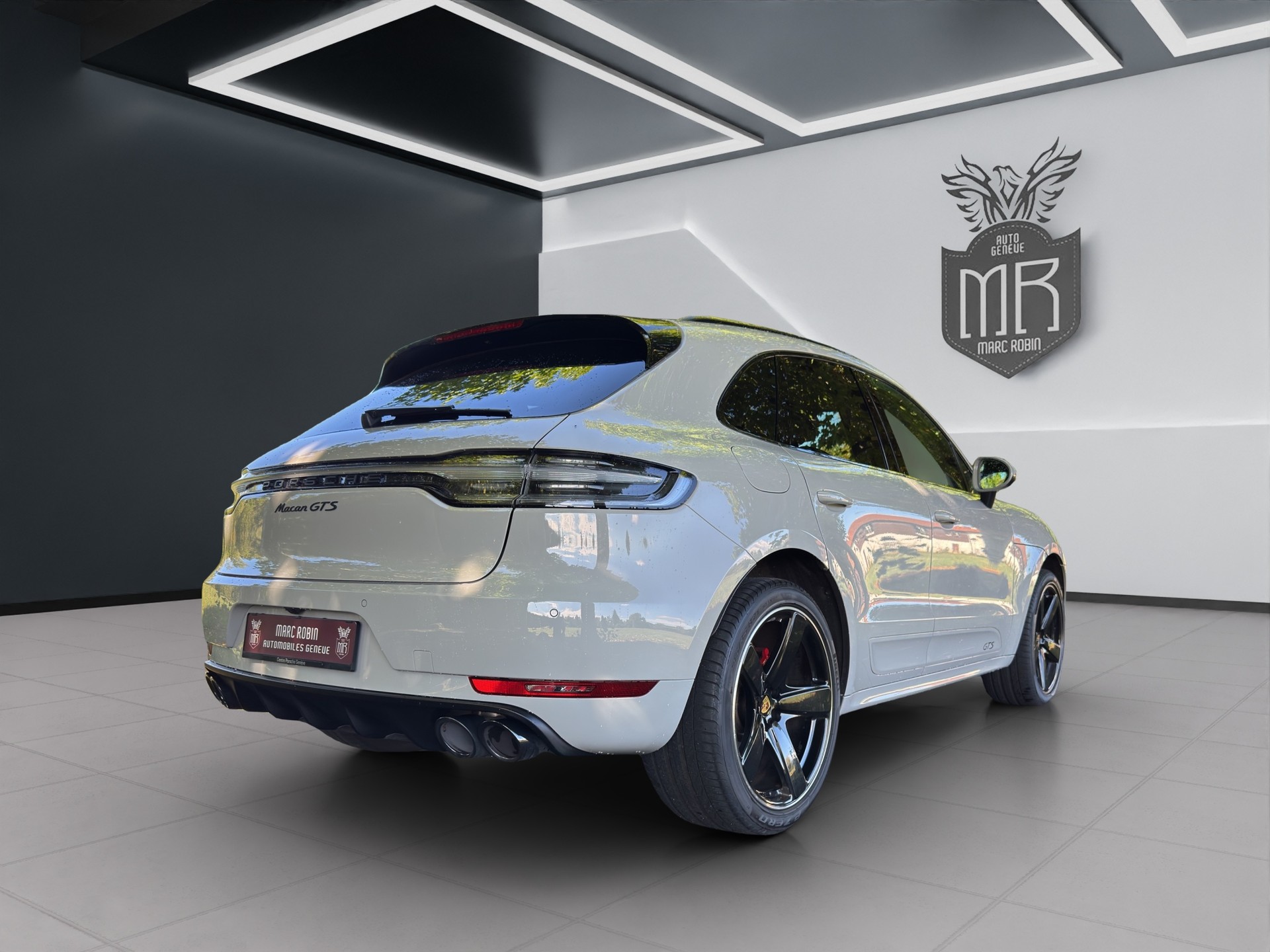 PORSCHE Macan GTS PDK-showroom-element-3