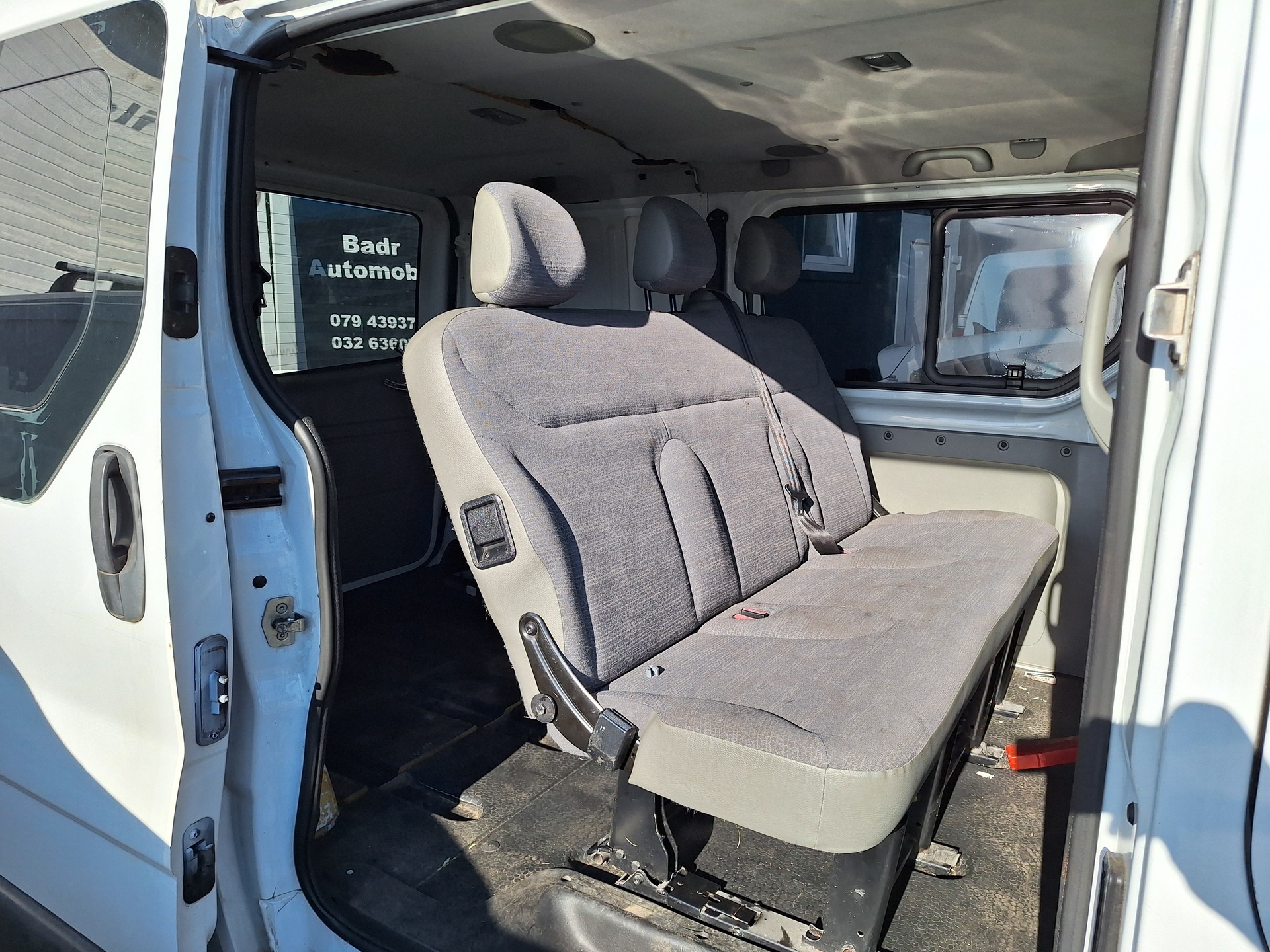 RENAULT Trafic 2.0 dCi 115 2.7t L1H1 Authentique-image-8
