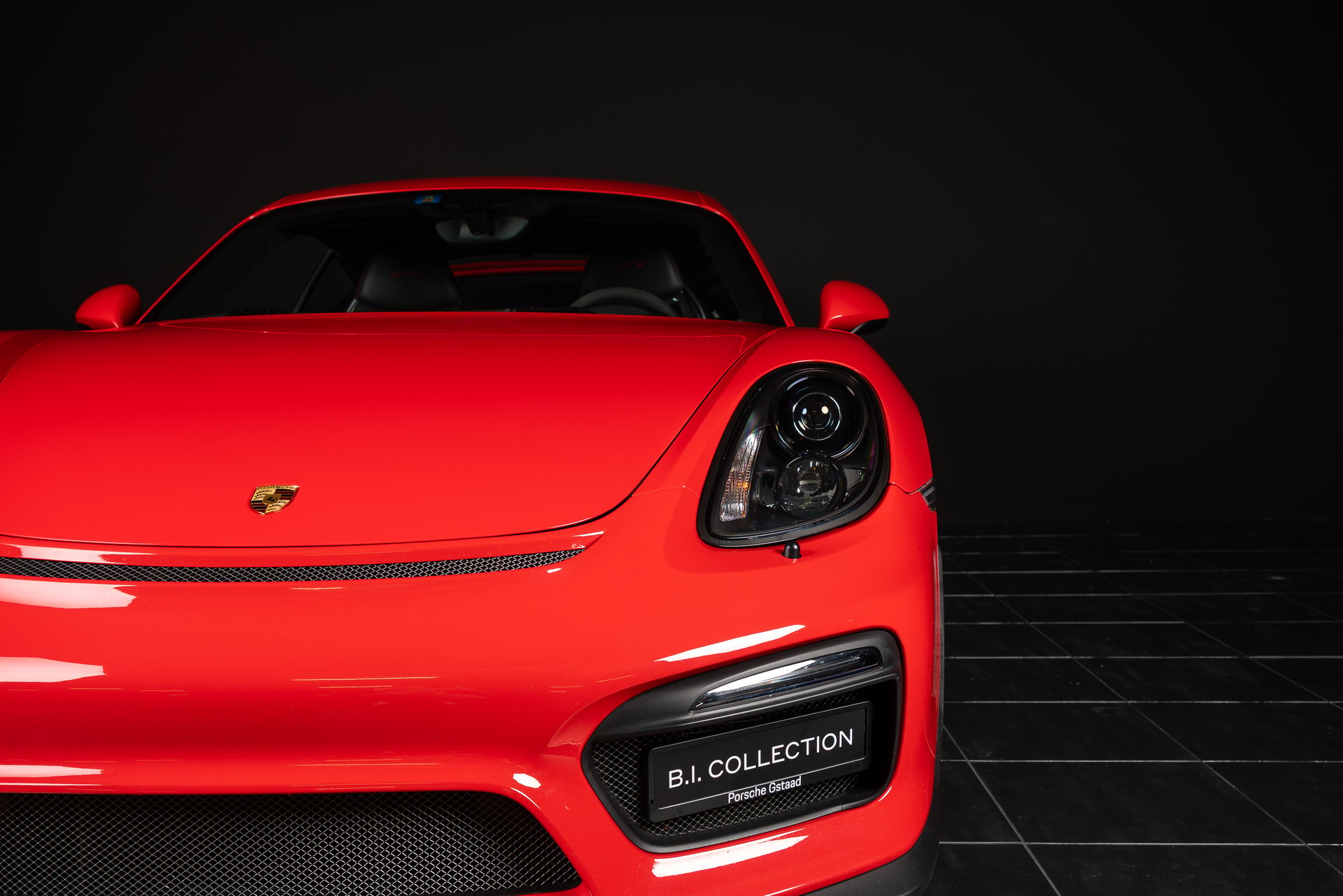 PORSCHE Cayman GT4-showroom-element-2