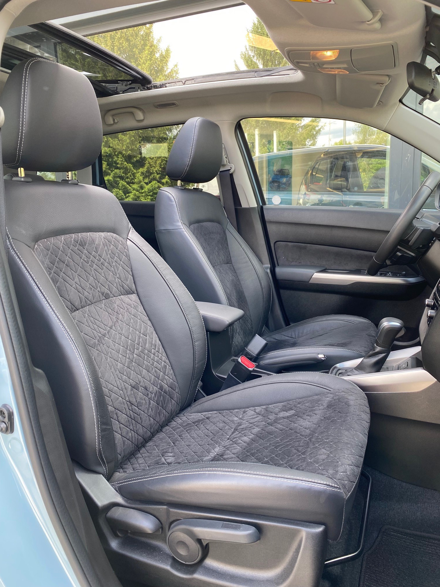 SUZUKI Vitara 1.5 Hybrid Compact Top 4x4 AGS-image-9