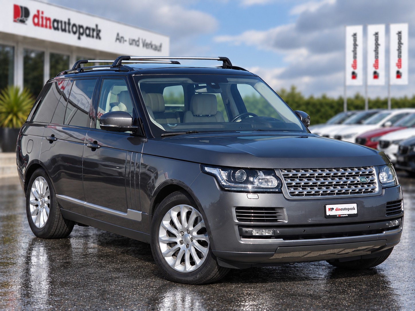 LAND ROVER Range Rover 4.4 SDV8 Vogue Automatic * CH-Fahrzeug * Vollausstattung * ab MFK 2026 *-showroom-element-2