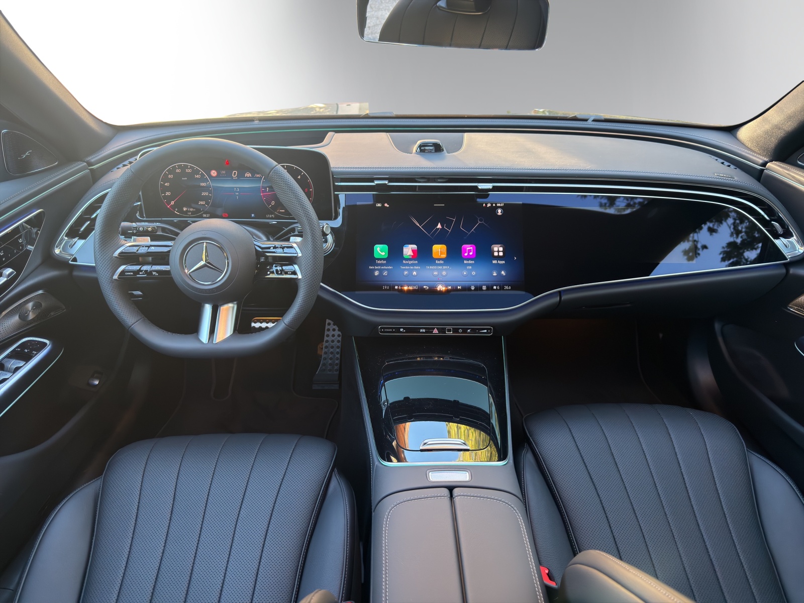 MERCEDES-BENZ E 220 d T 9G-Tronic-image-11