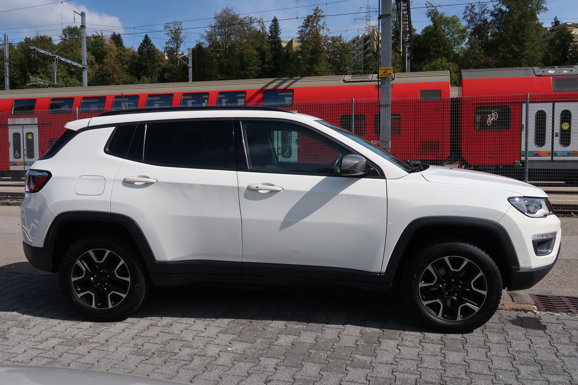JEEP Compass 2.0CRD Trailhawk AWD 9ATX-showroom-element-3
