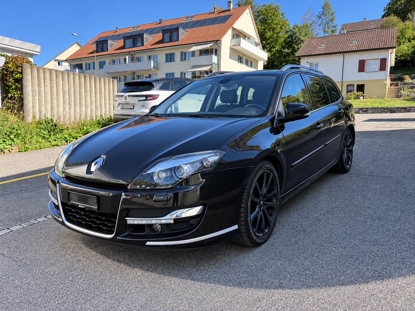 RENAULT Laguna Grandtour 2.0 dCi GT-showroom-element-1