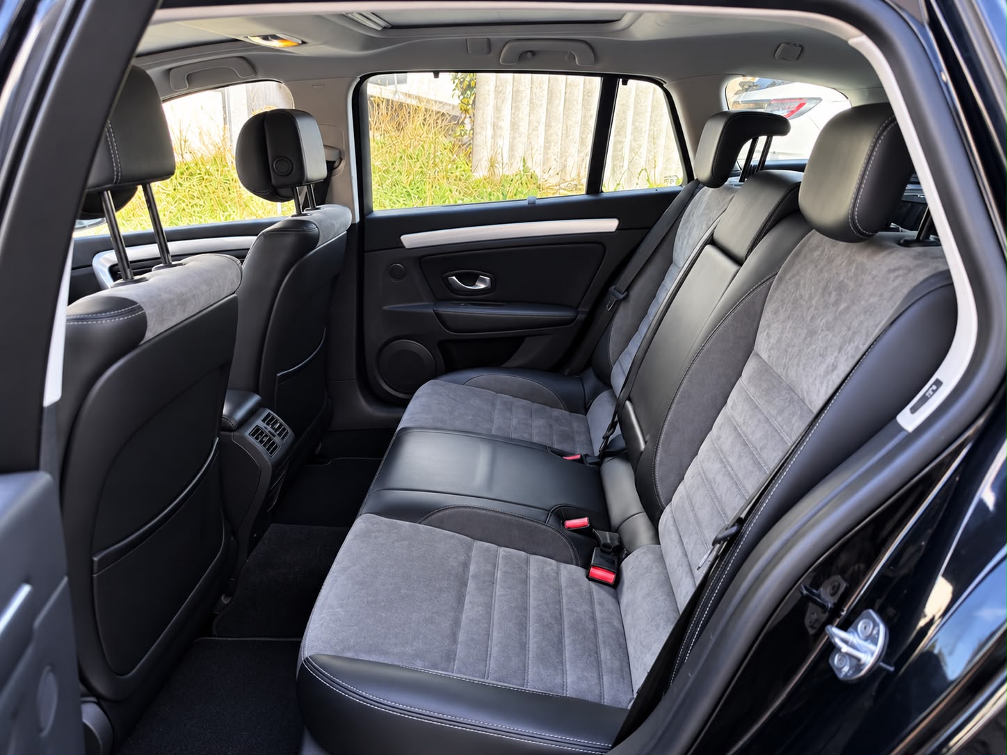 RENAULT Laguna Grandtour 2.0 dCi GT-image-19