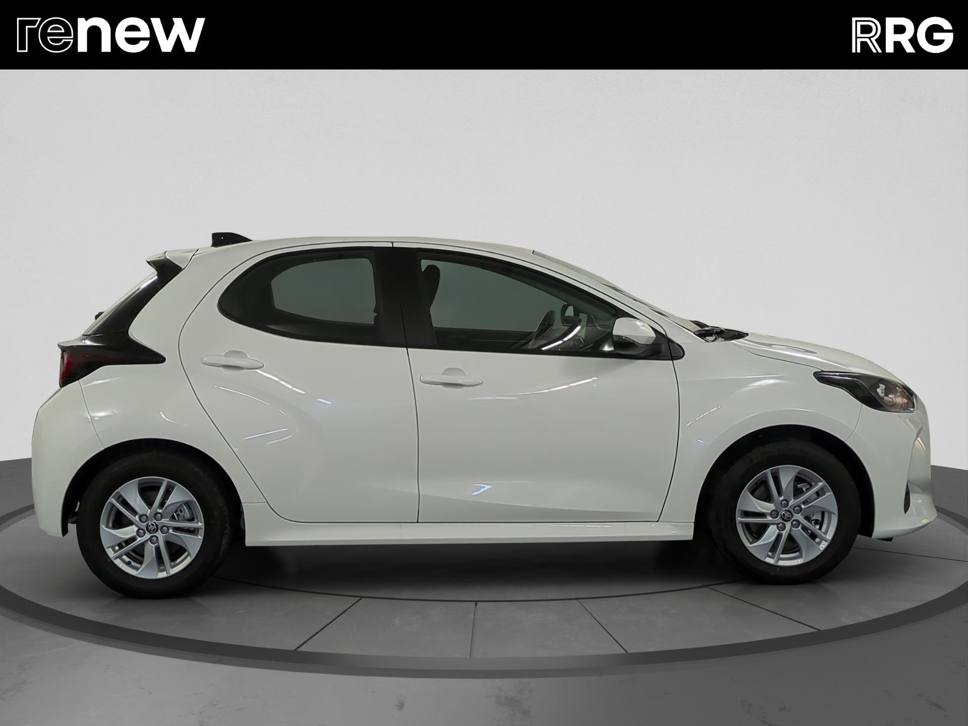 TOYOTA Yaris 1.5 Comfort e-CVT-showroom-element-1