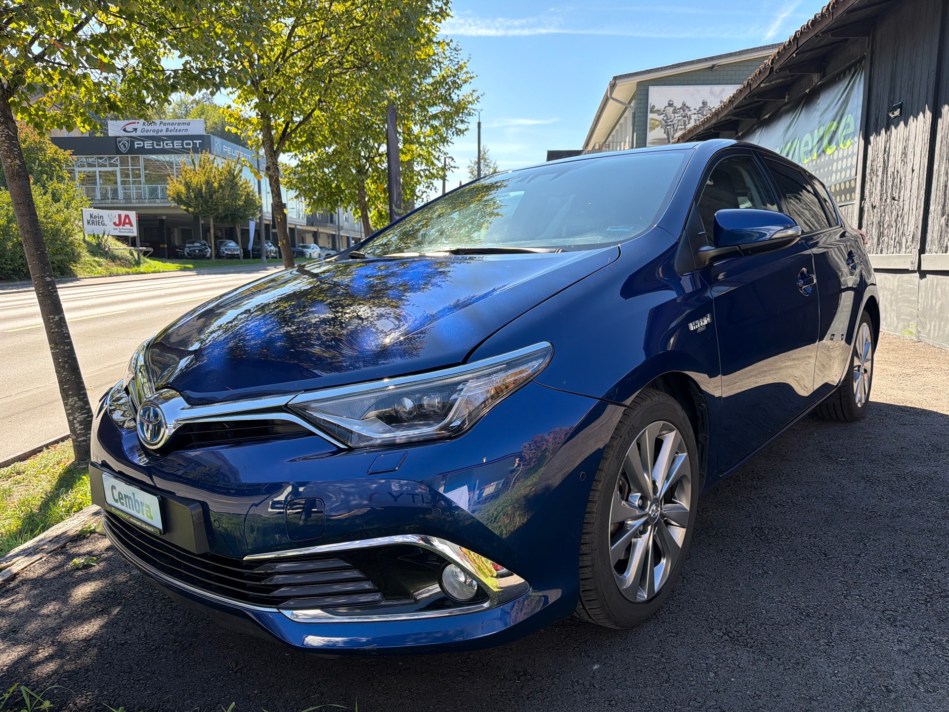 TOYOTA Auris 1.8 HSD Sol e-CVT