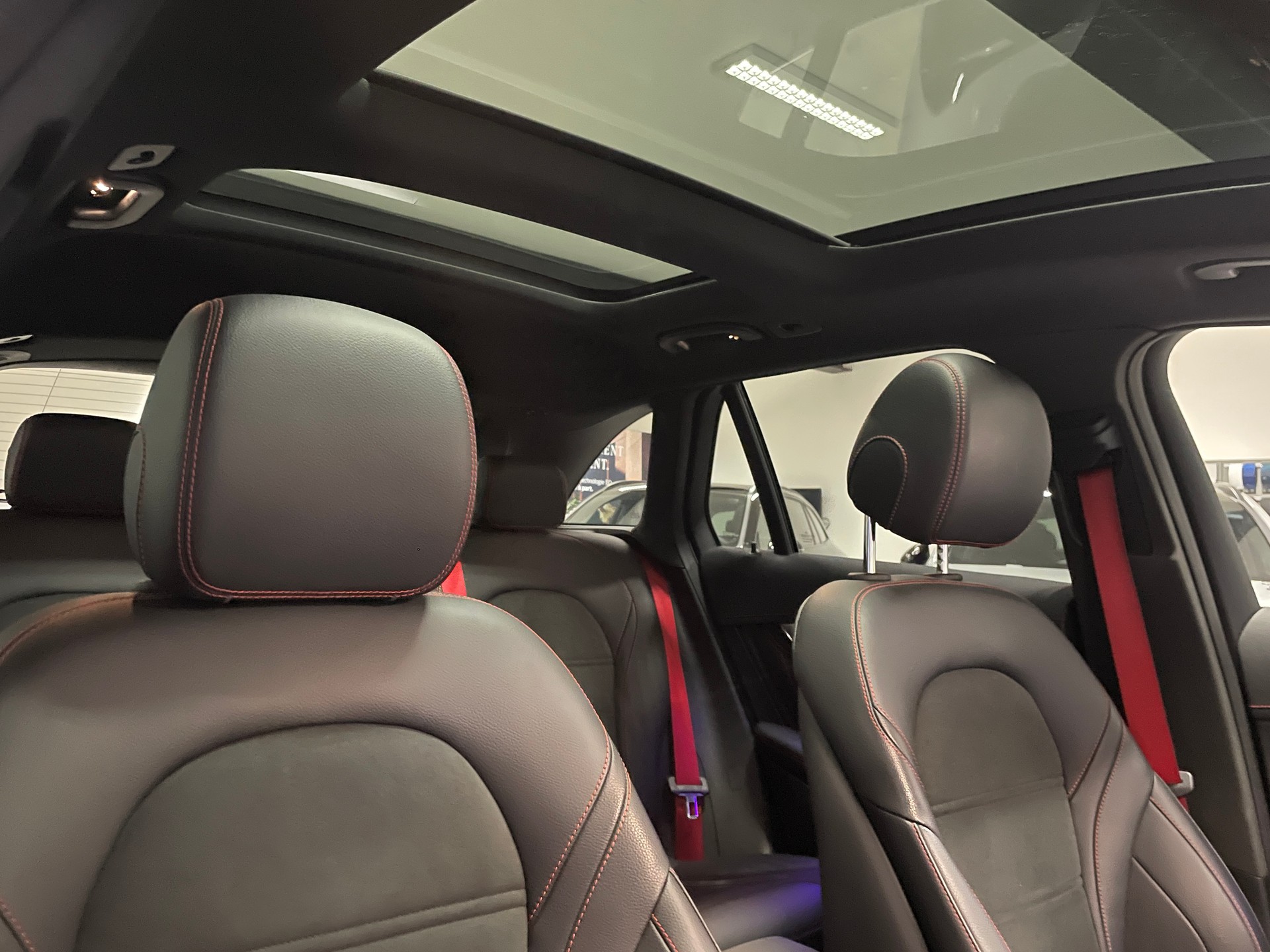 MERCEDES-BENZ GLC 43 AMG 4Matic 9G-Tronic-image-19