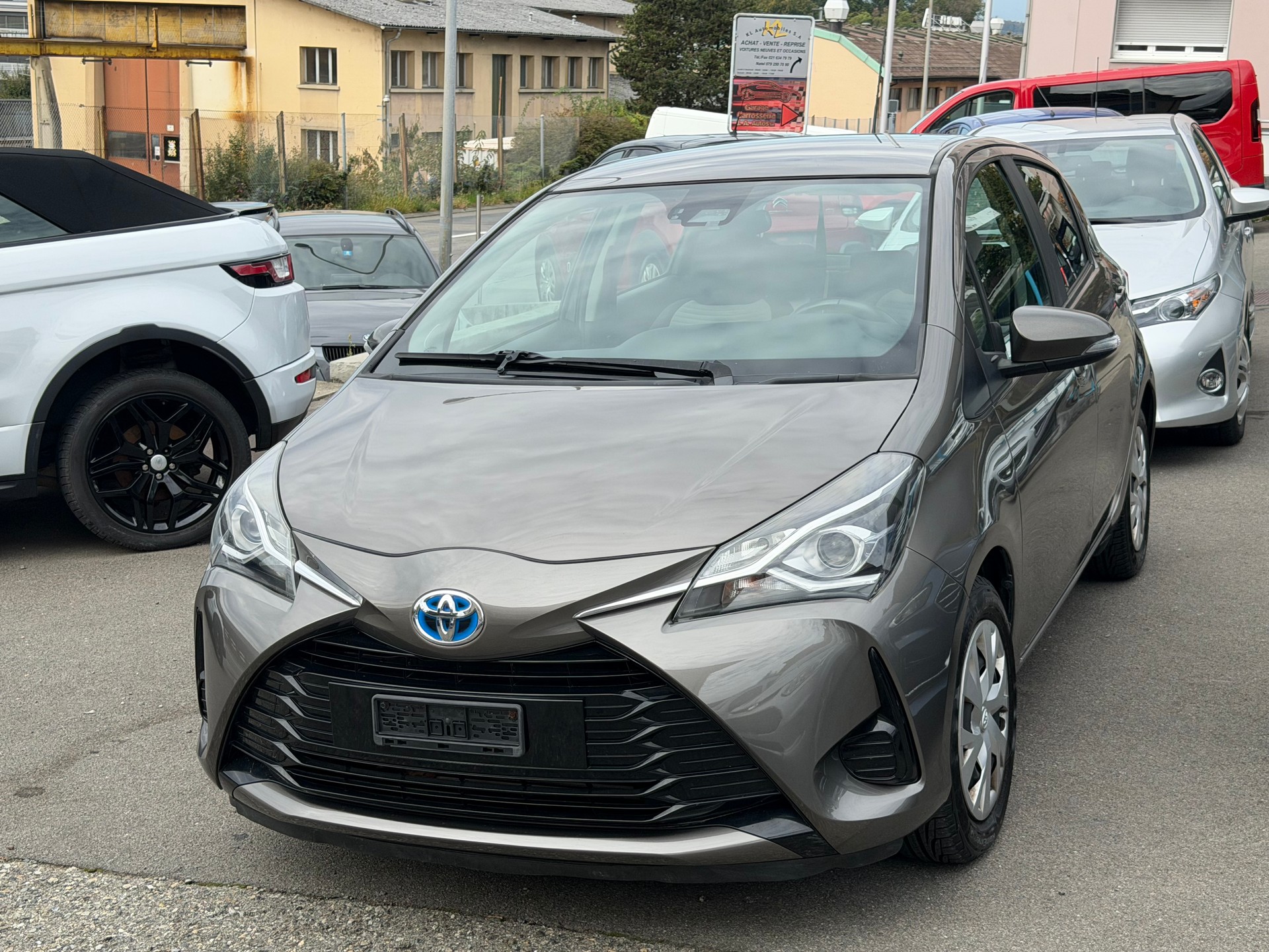 TOYOTA Yaris 1.5 VVT-i Hybrid Trend e-CVT-showroom-element-2