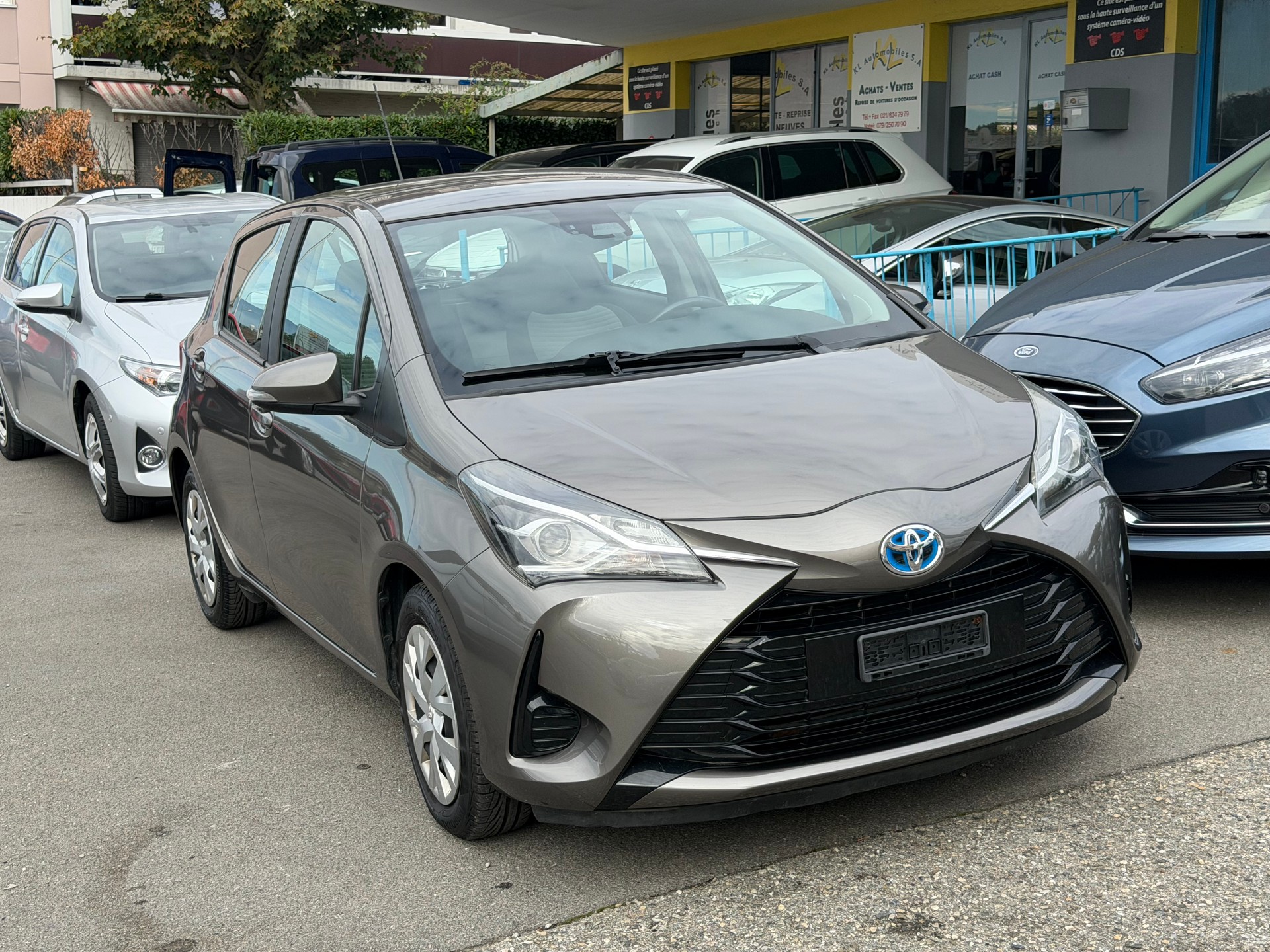 TOYOTA Yaris 1.5 VVT-i Hybrid Trend e-CVT-showroom-element-1