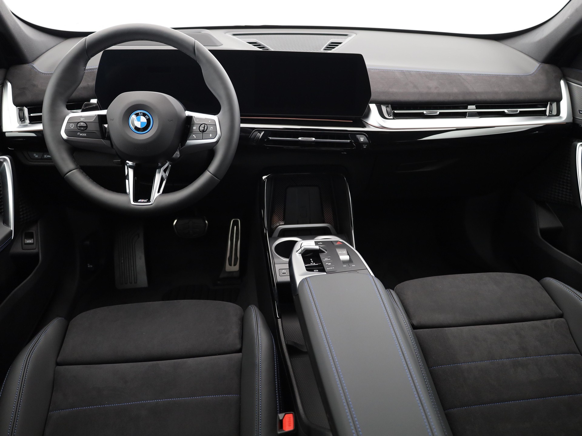 BMW iX1 U11 30 xDrive-image-17