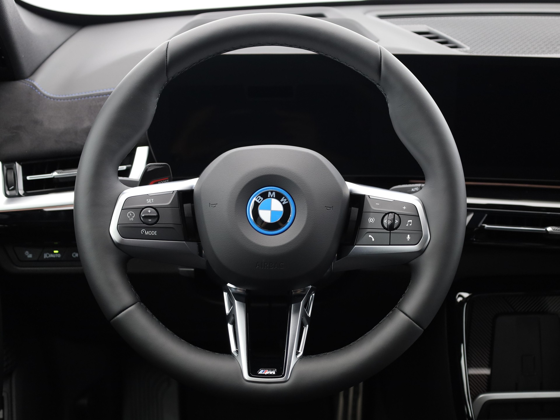 BMW iX1 U11 30 xDrive-image-18