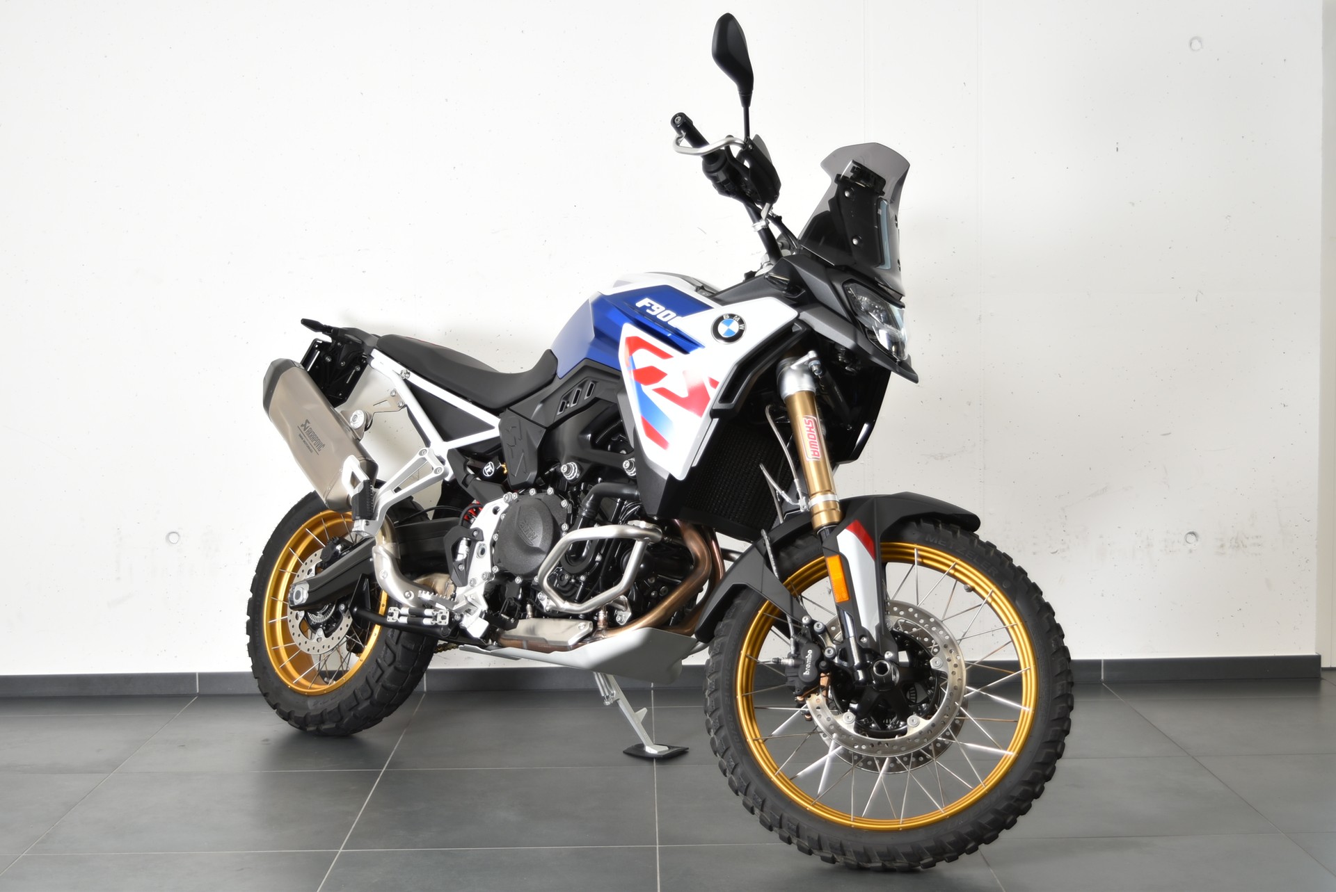 BMW F 900 GS-image-2