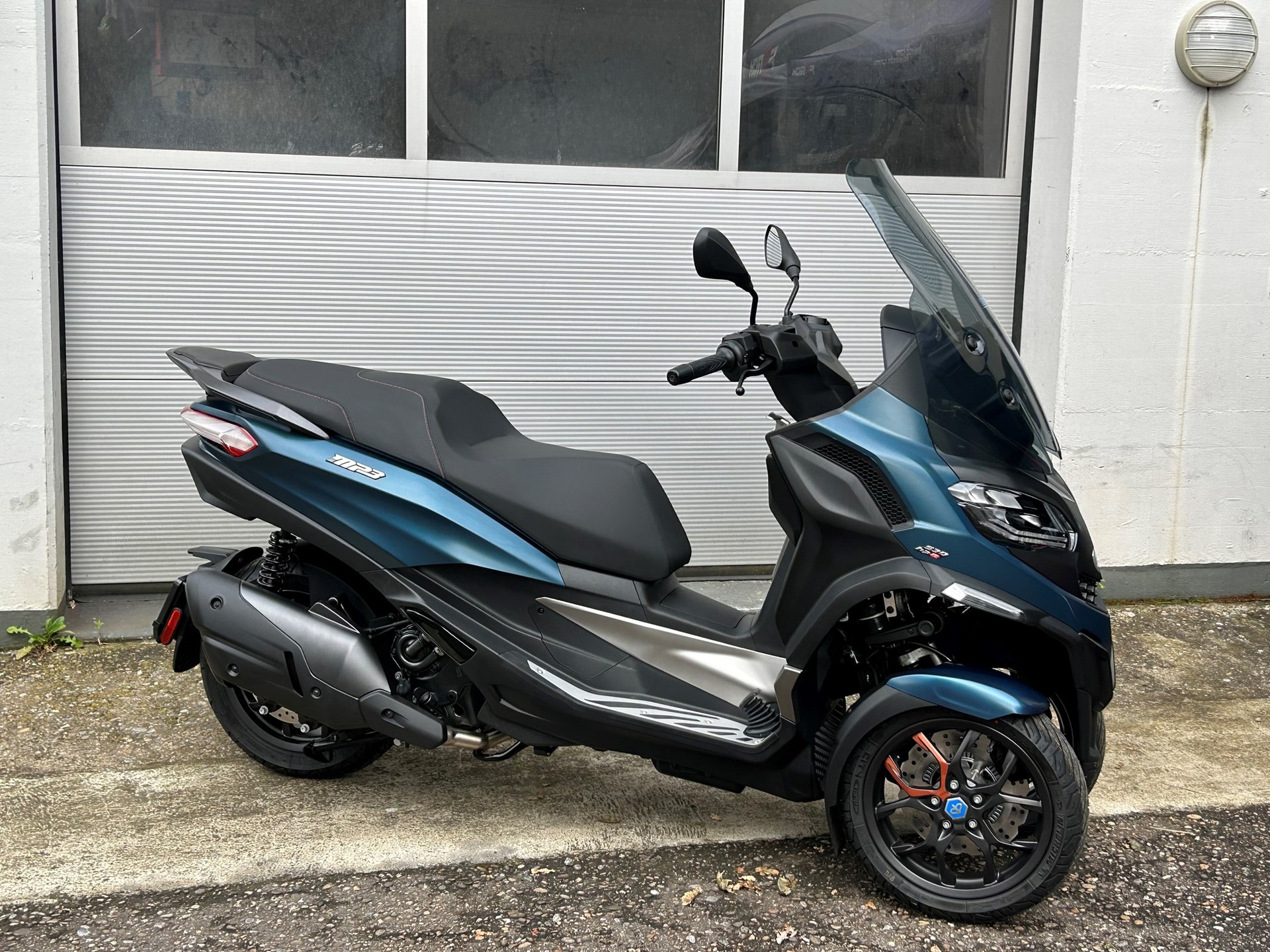 PIAGGIO MP3 530 Exclusive-image-1