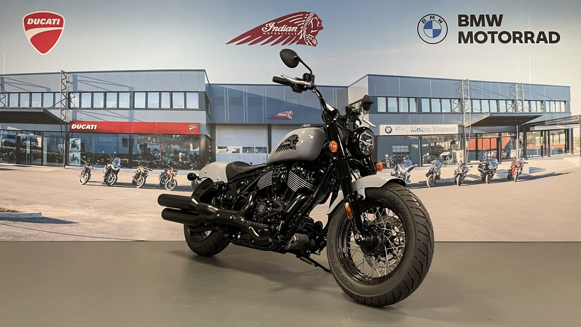 INDIAN Chief Bobber Dark Horse