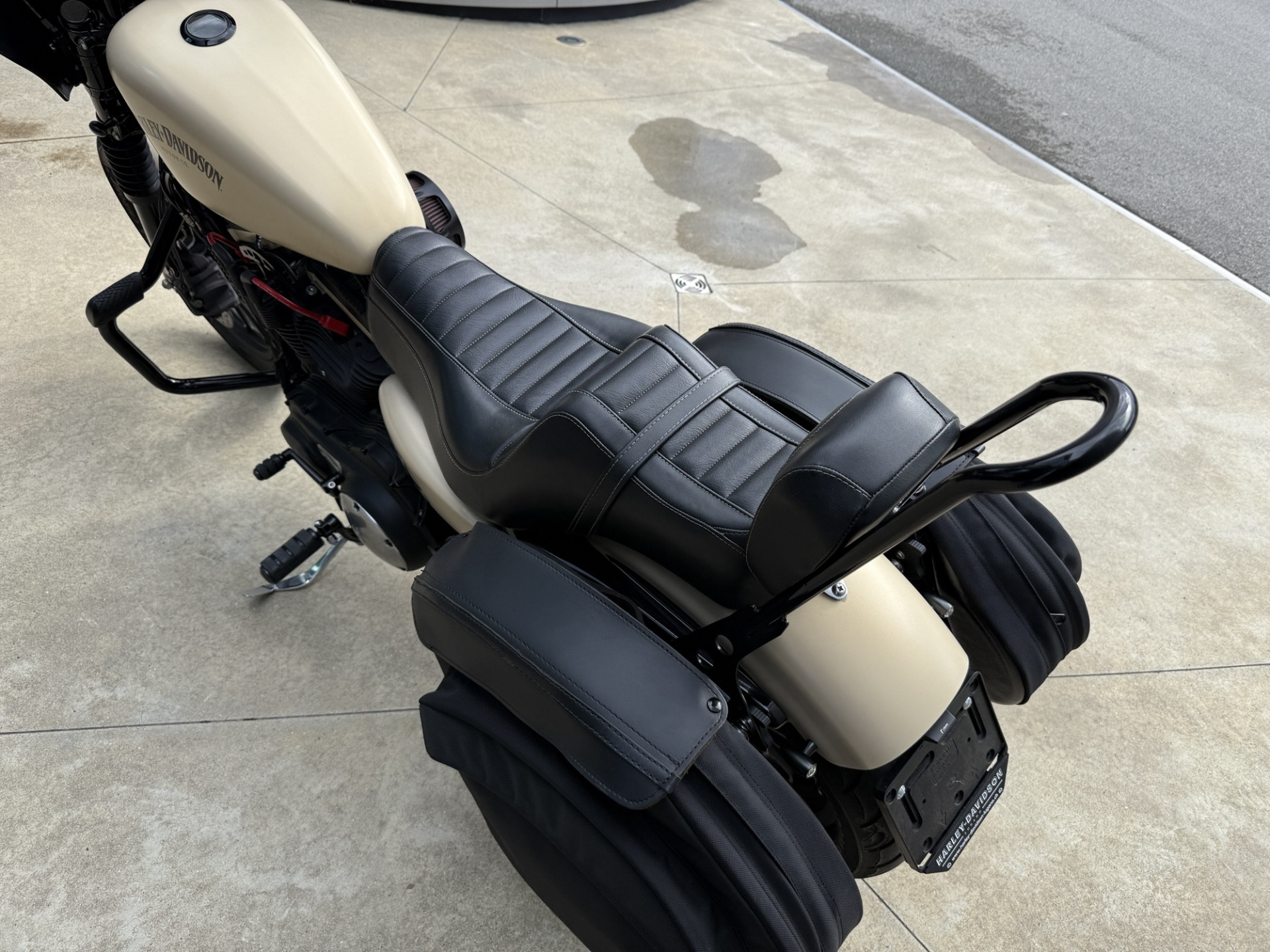 HARLEY-DAVIDSON XL 883 N Sportster Iron-image-3