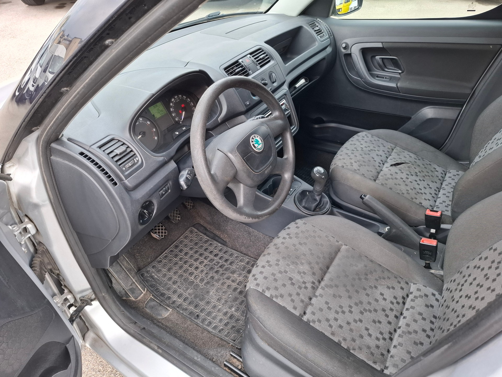 SKODA Praktik 1.2 HTP-image-6