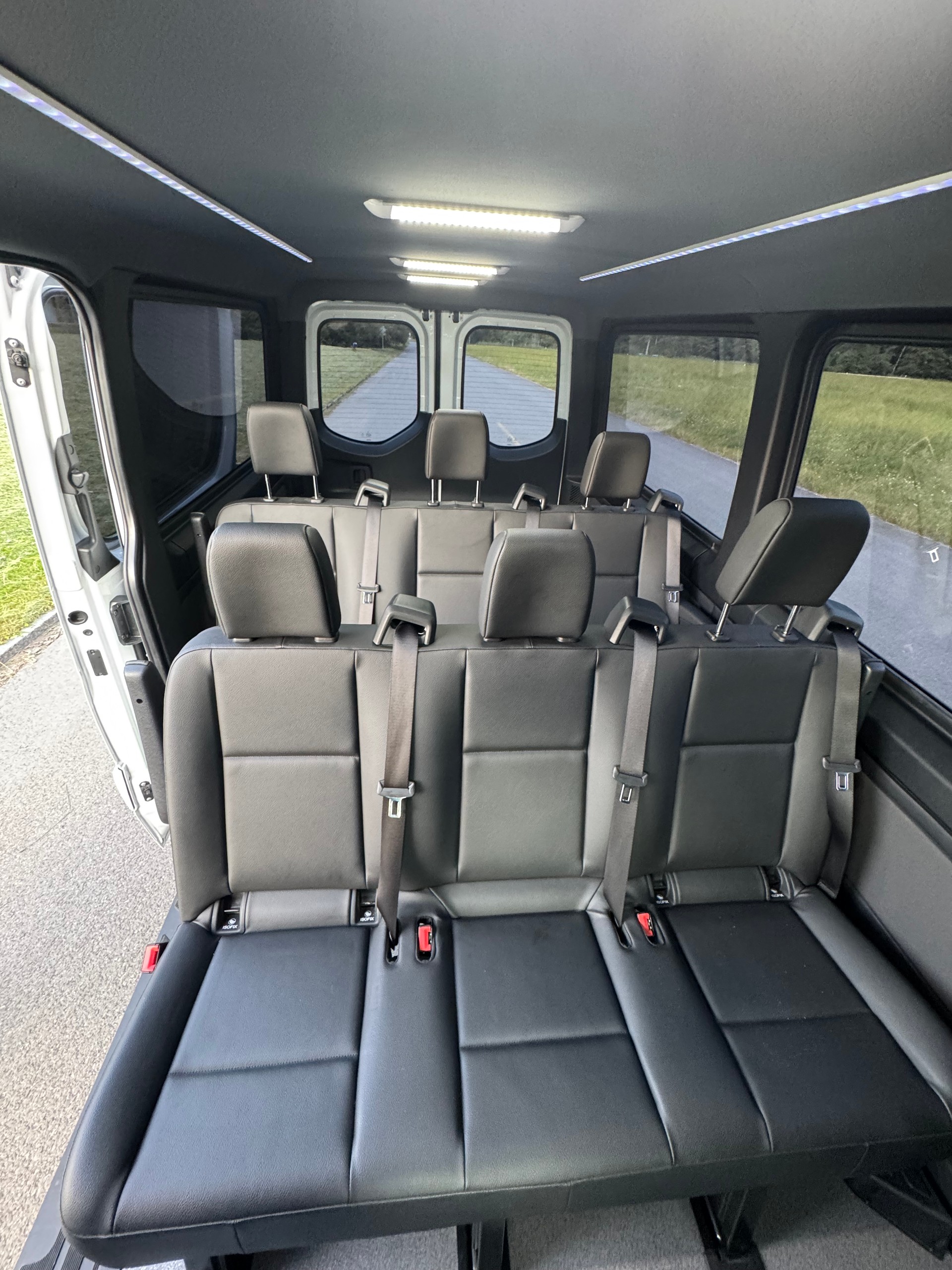 MERCEDES-BENZ 214 CDI 8 Plätzer-image-10