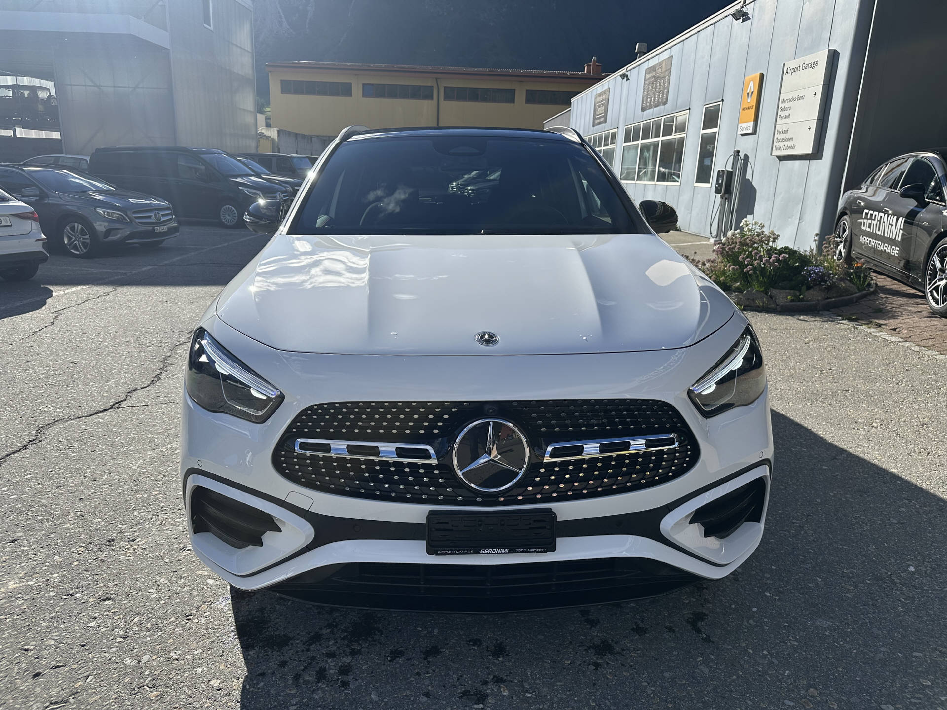 MERCEDES-BENZ GLA 250 Swiss Star AMG Line 4matic-showroom-element-3