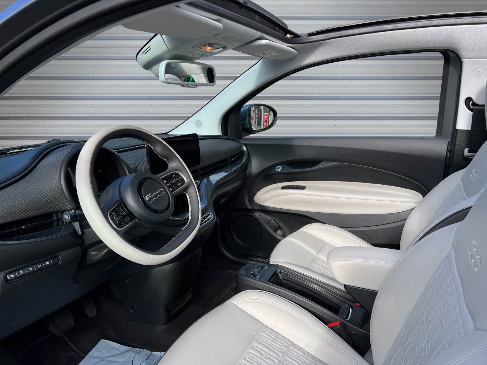 FIAT 500 C electric 87 kW La Prima-image-9