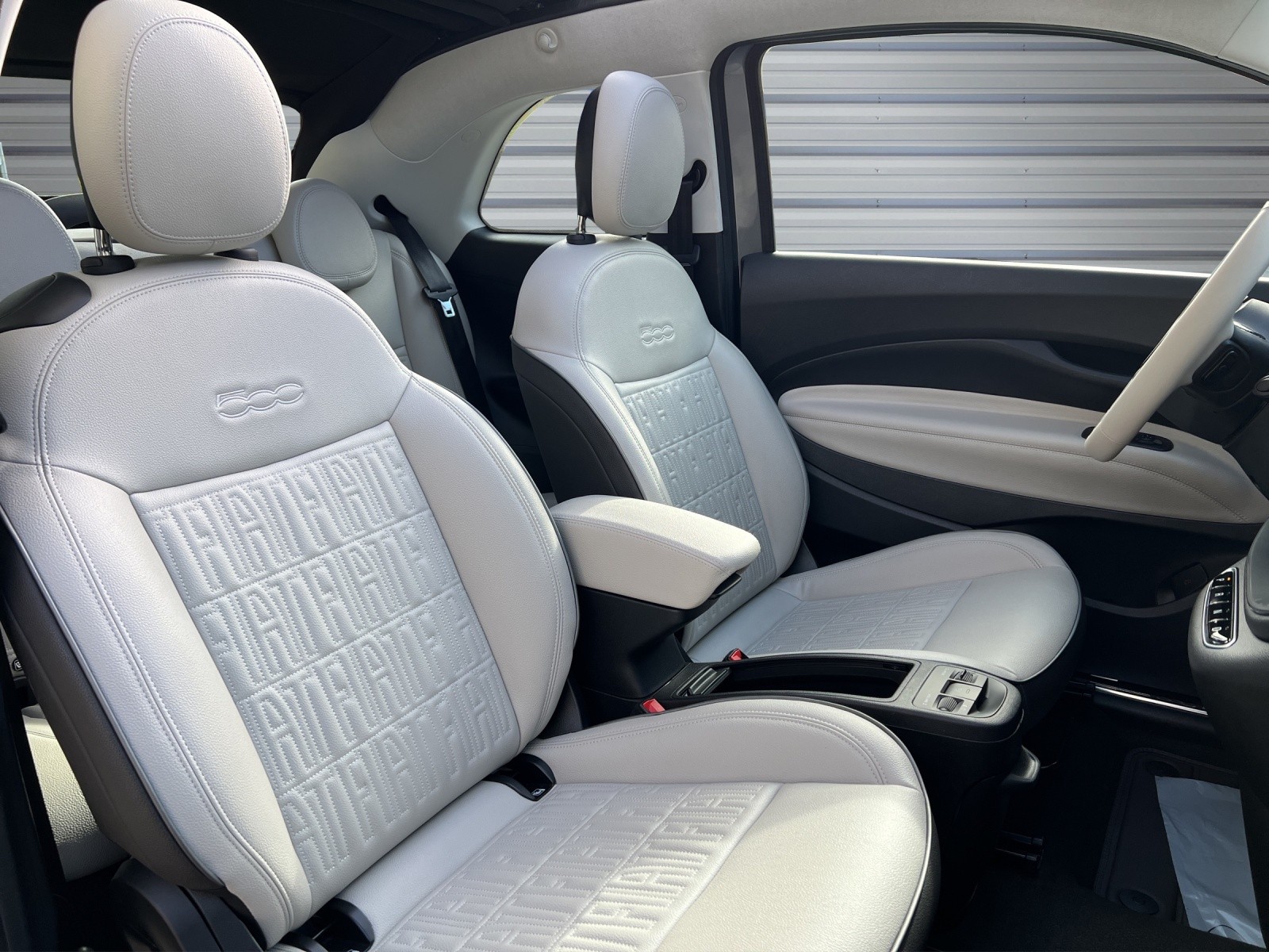 FIAT 500 C electric 87 kW La Prima-image-15