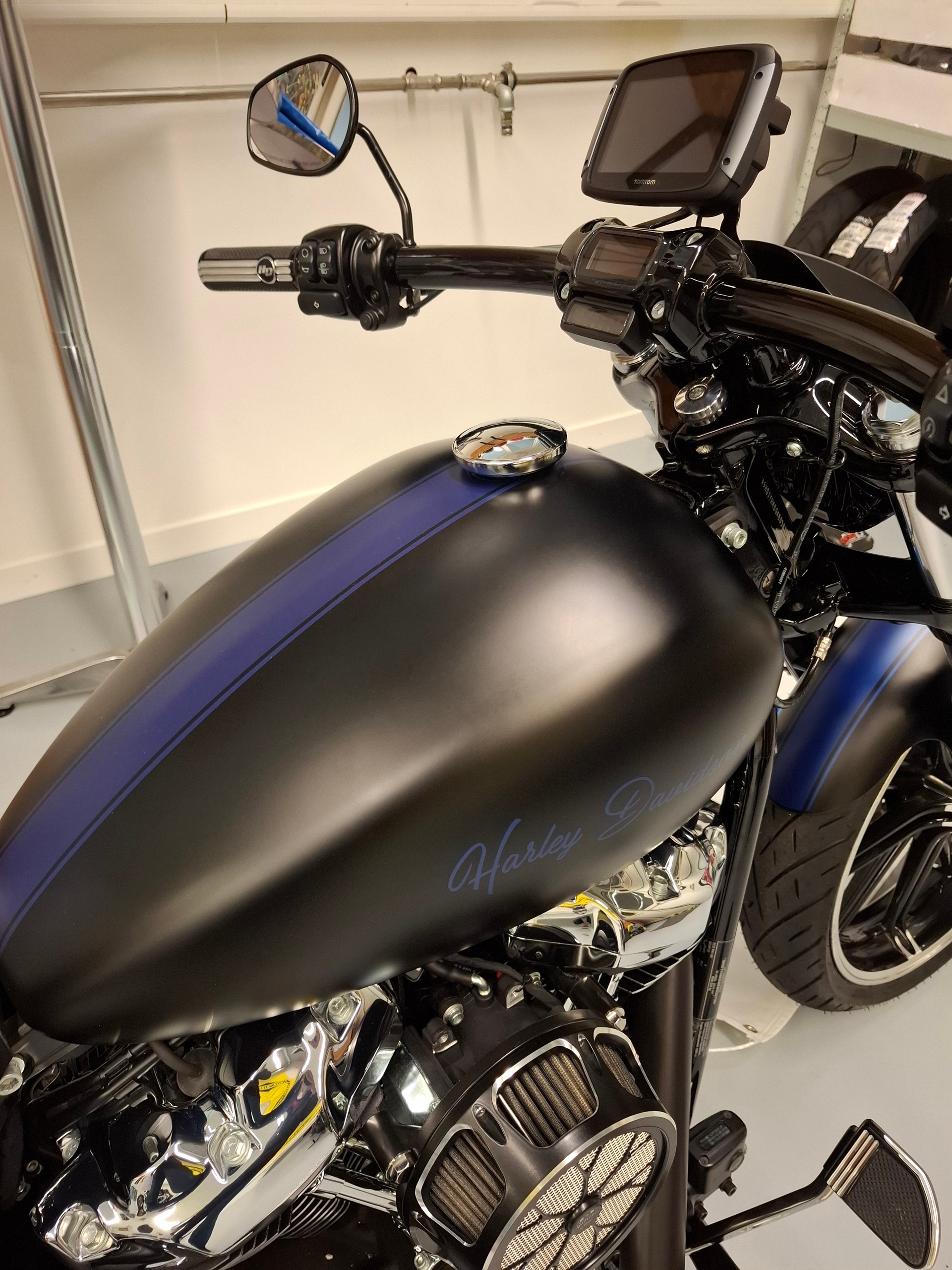 HARLEY-DAVIDSON FXBRS Breakout 114 ABS-image-1