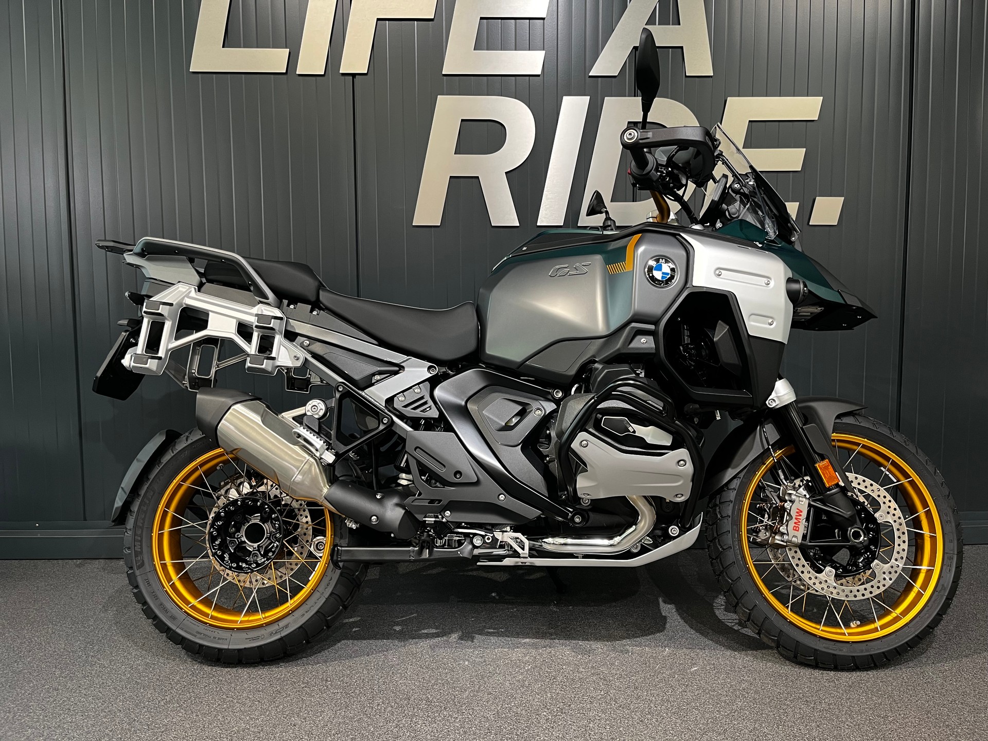 BMW R 1300 GS Adventure-image-0