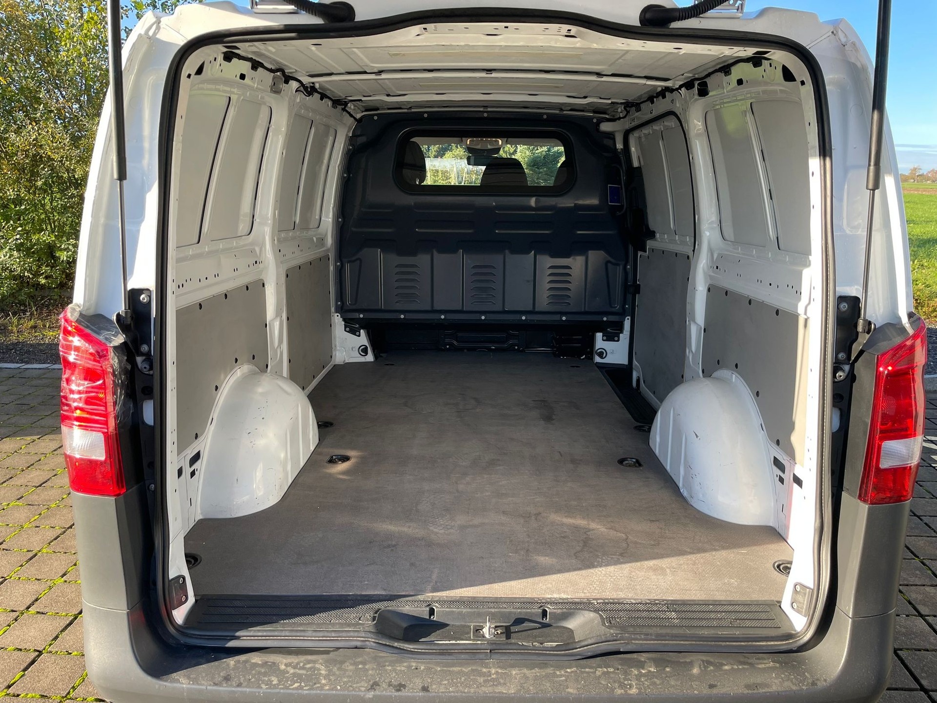MERCEDES-BENZ Vito 110 CDI Lang FWD Base-image-7