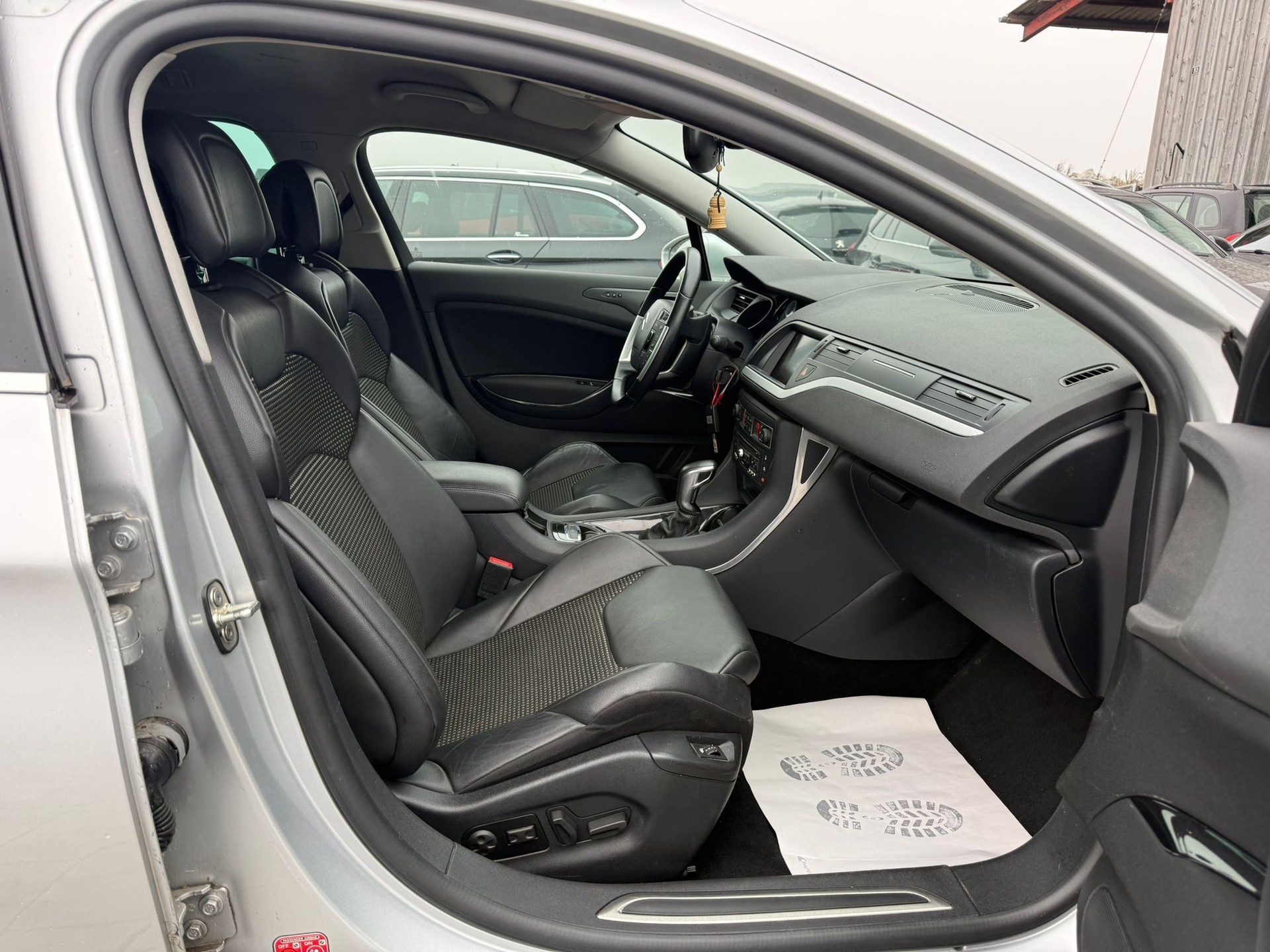 CITROEN C5 Tourer 2.2 HDi Exclusive Automatic-image-12