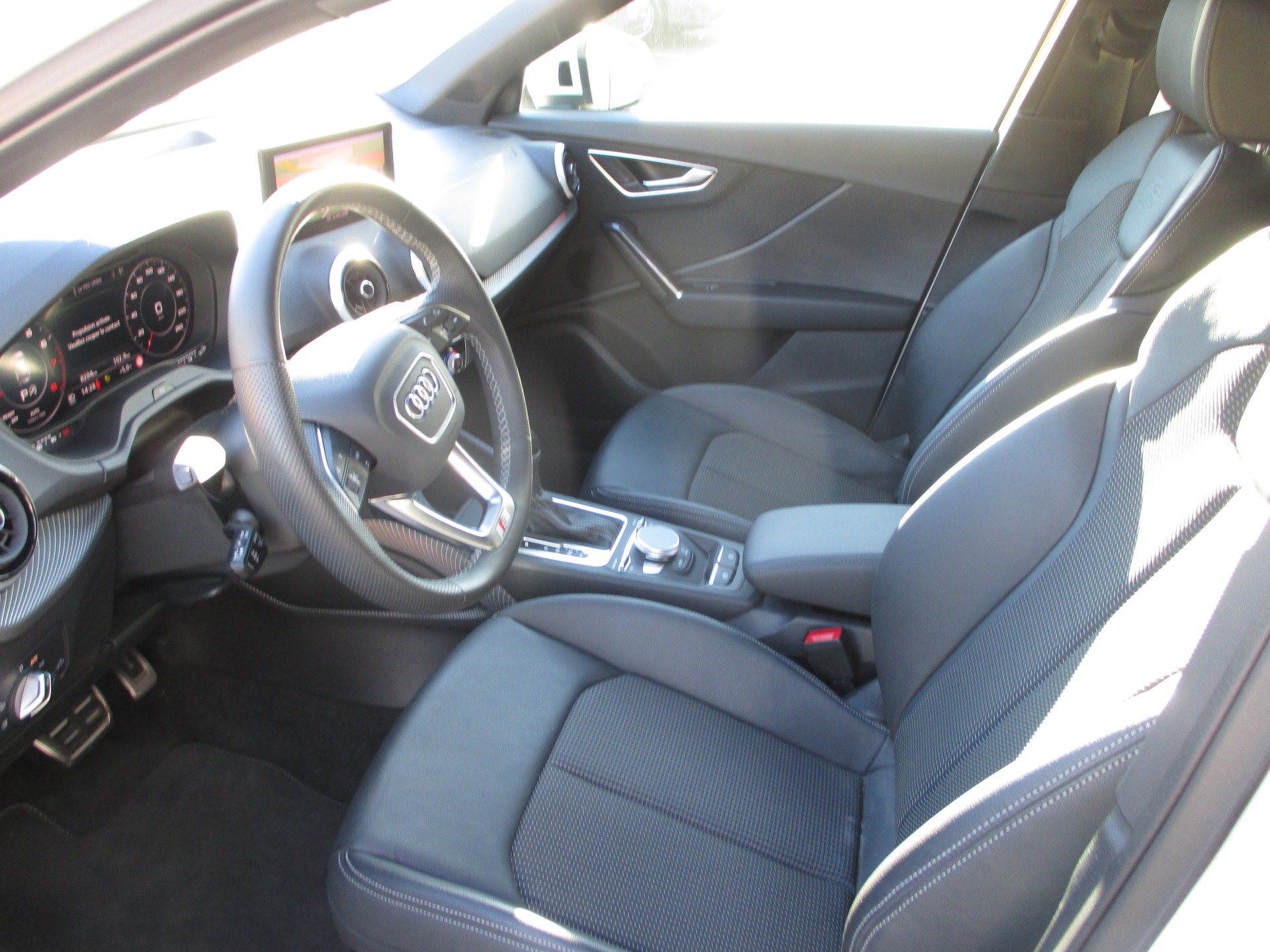 AUDI Q2 35 TFSI S line S-tronic-image-12